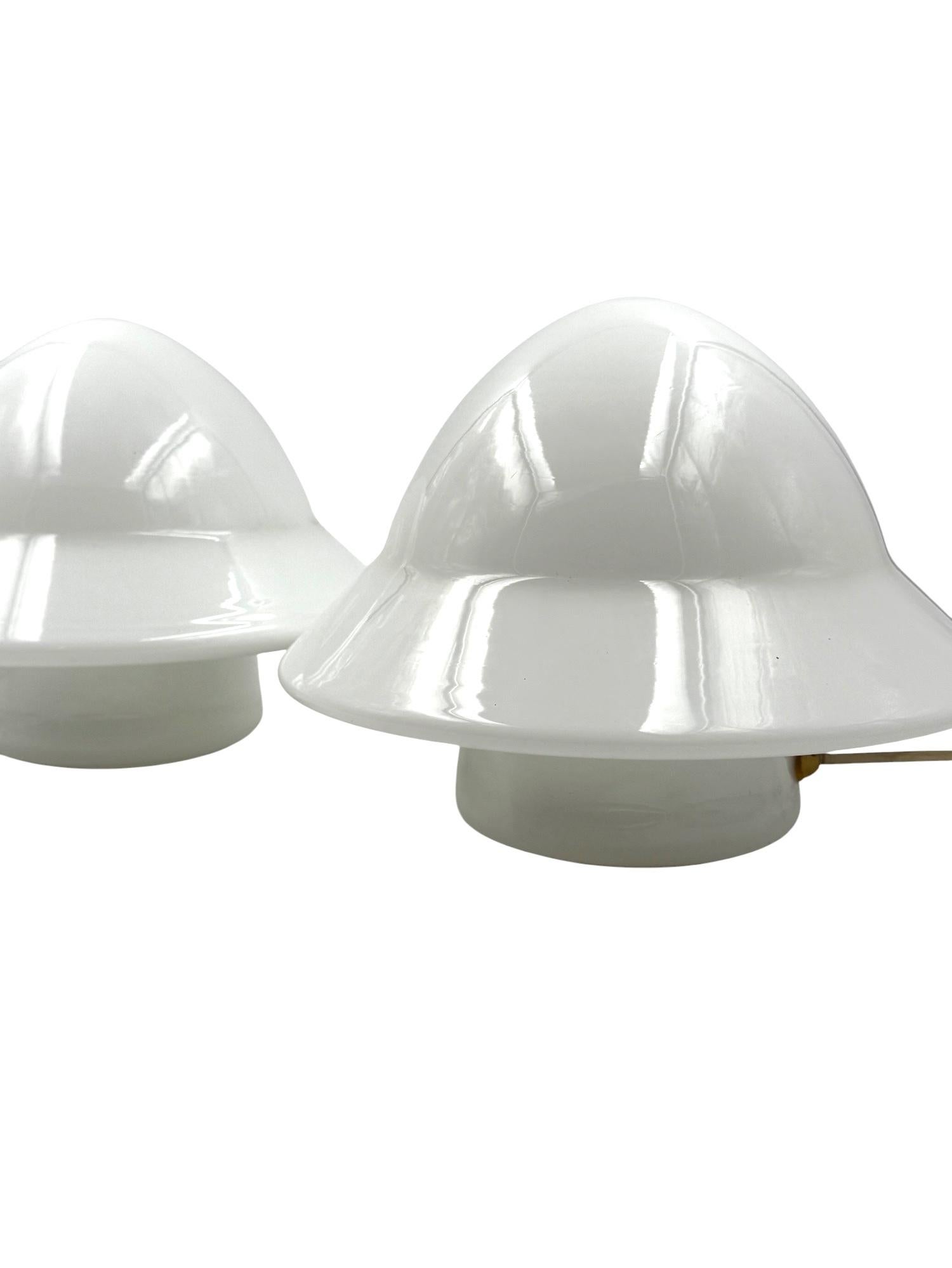 Space Age 2er Set Opalglas-Tischlampen, Italien 1970er im Angebot 5