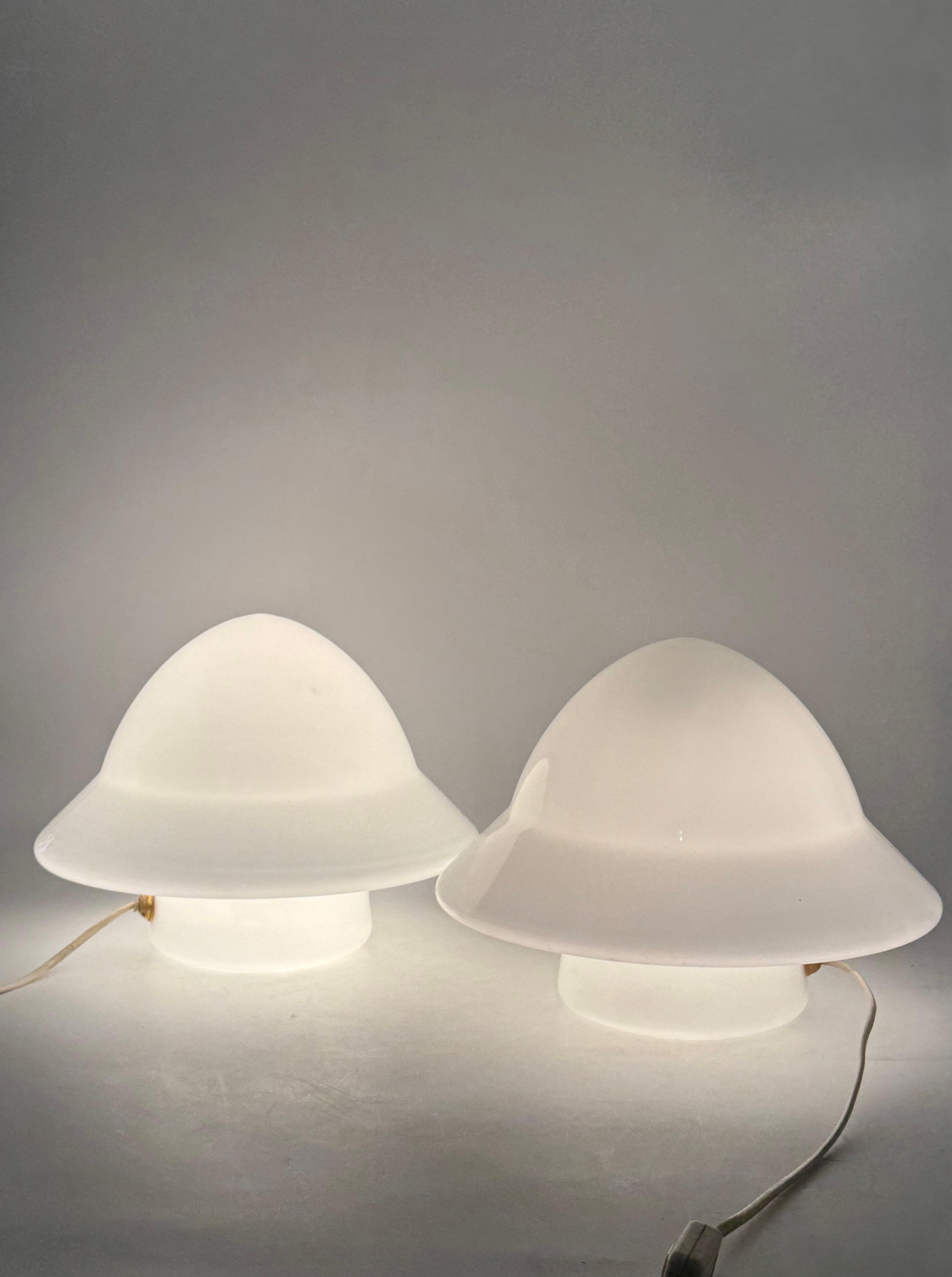 Space Age 2er Set Opalglas-Tischlampen, Italien 1970er im Angebot 7