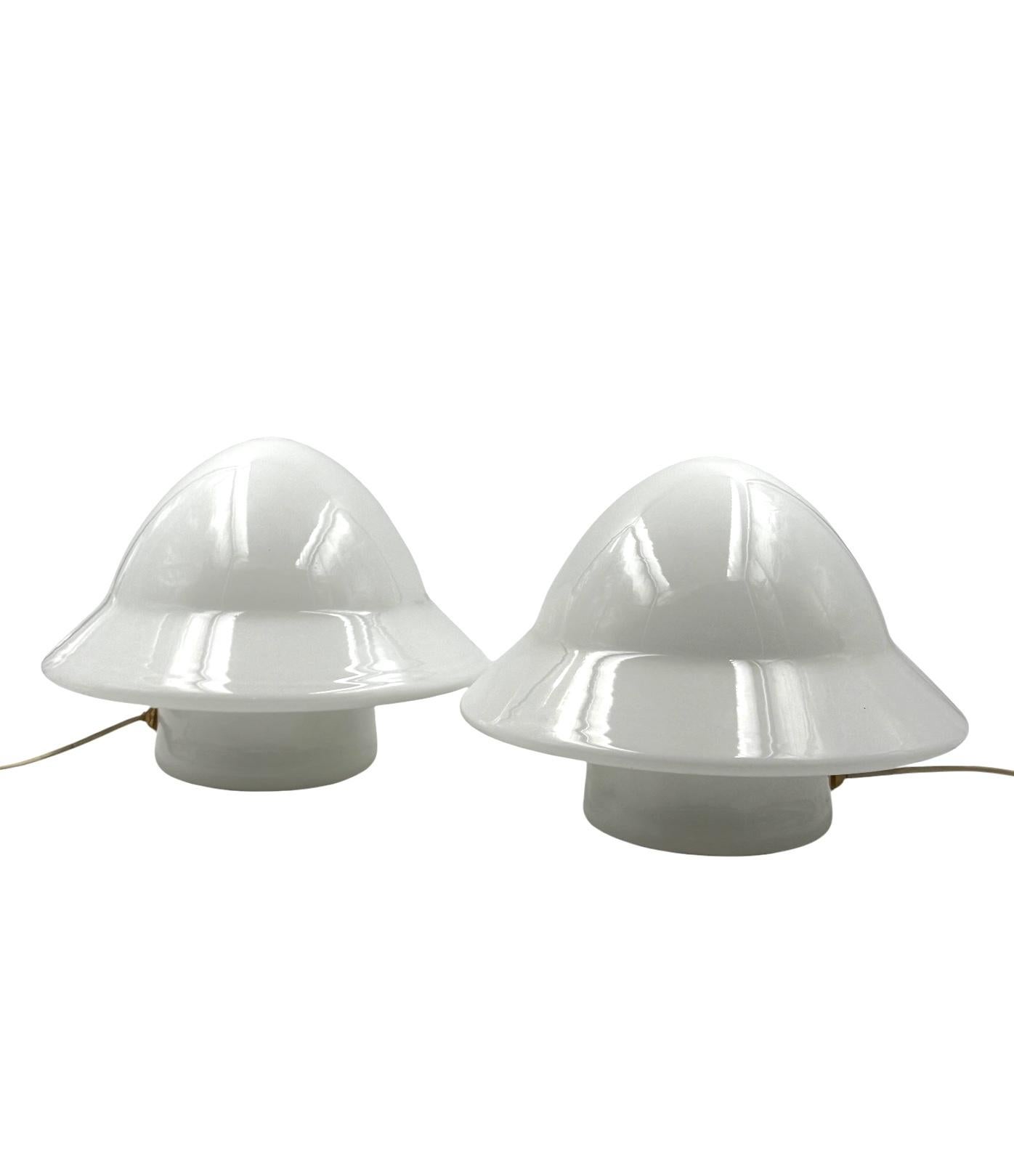 Space Age 2er Set Opalglas-Tischlampen, Italien 1970er im Angebot 2