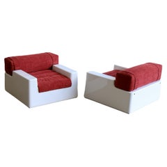Space Age Set of Two White Fiberglass Armchairs with Extractable Bed