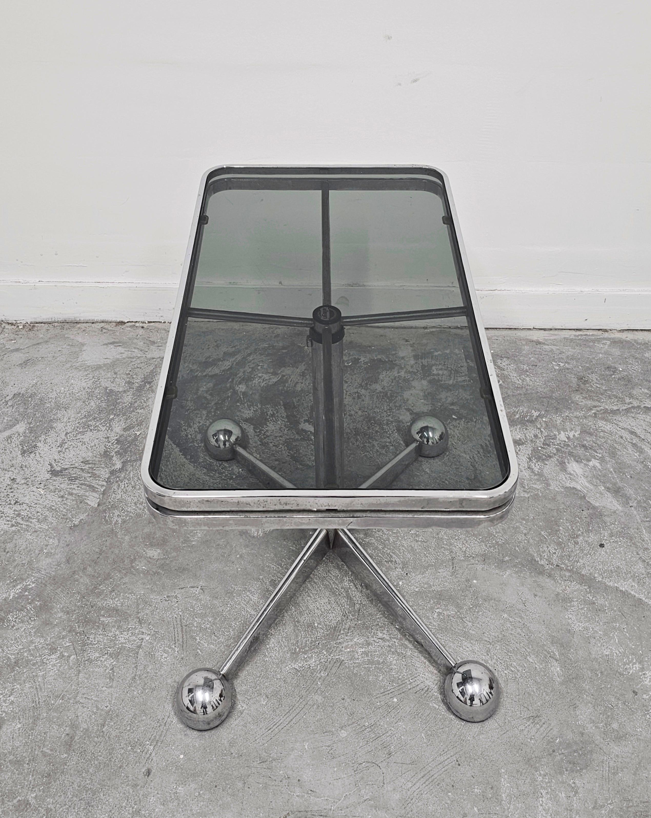 Table d'appoint Space Age en chrome et verre teinté Allegri Parma en vente 3