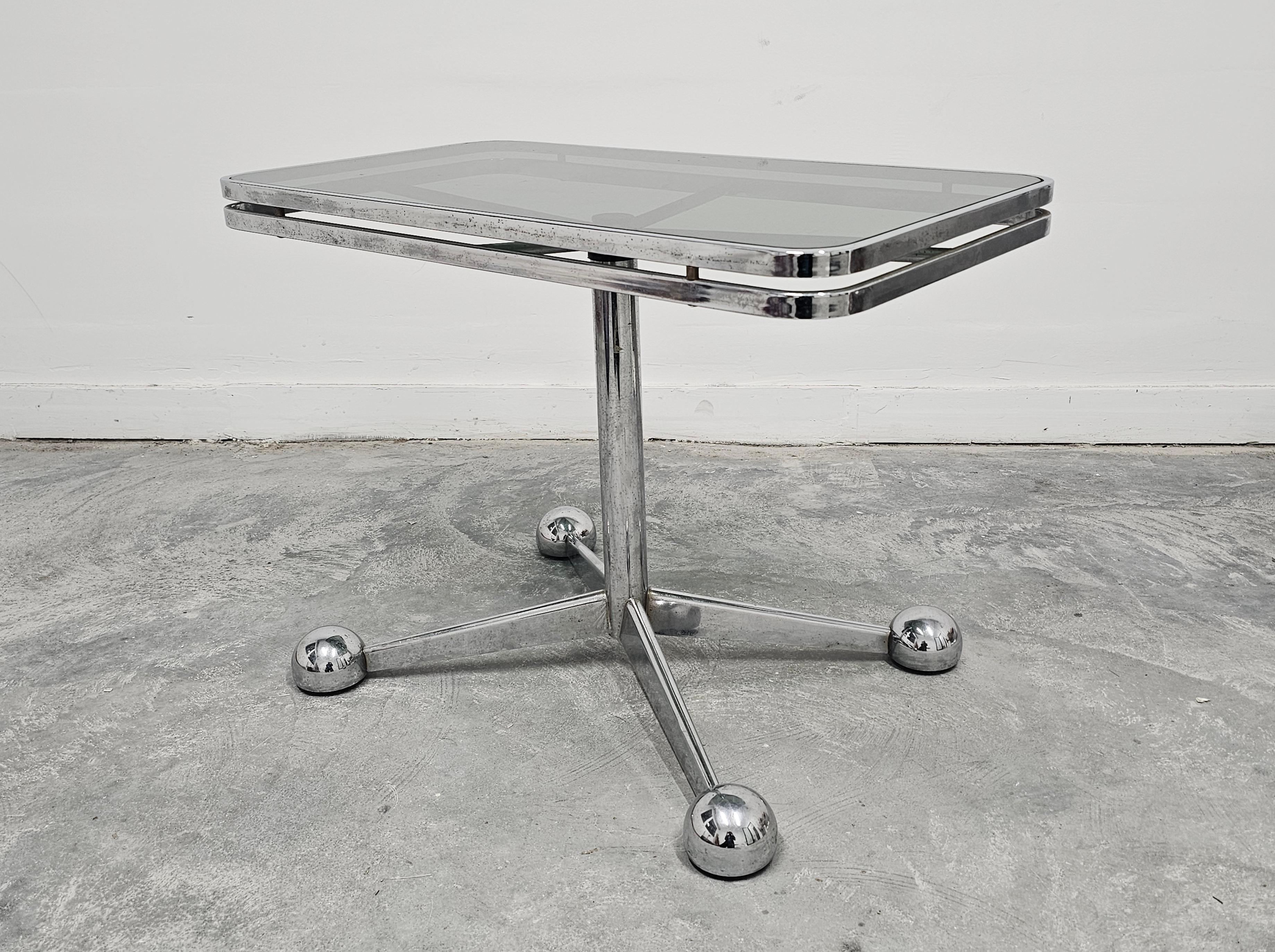 Table d'appoint Space Age en chrome et verre teinté Allegri Parma Bon état - En vente à Beograd, RS