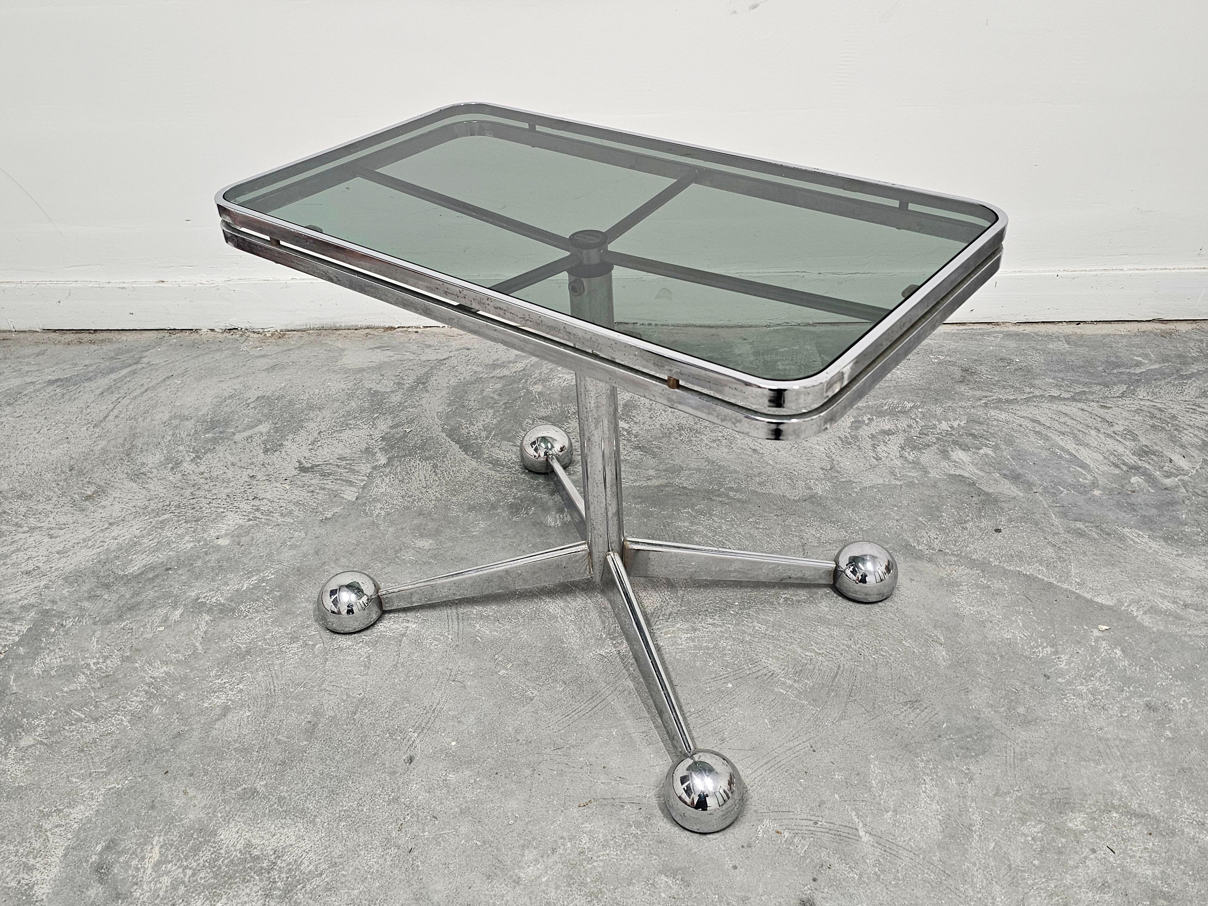 Verre Table d'appoint Space Age en chrome et verre teinté Allegri Parma en vente