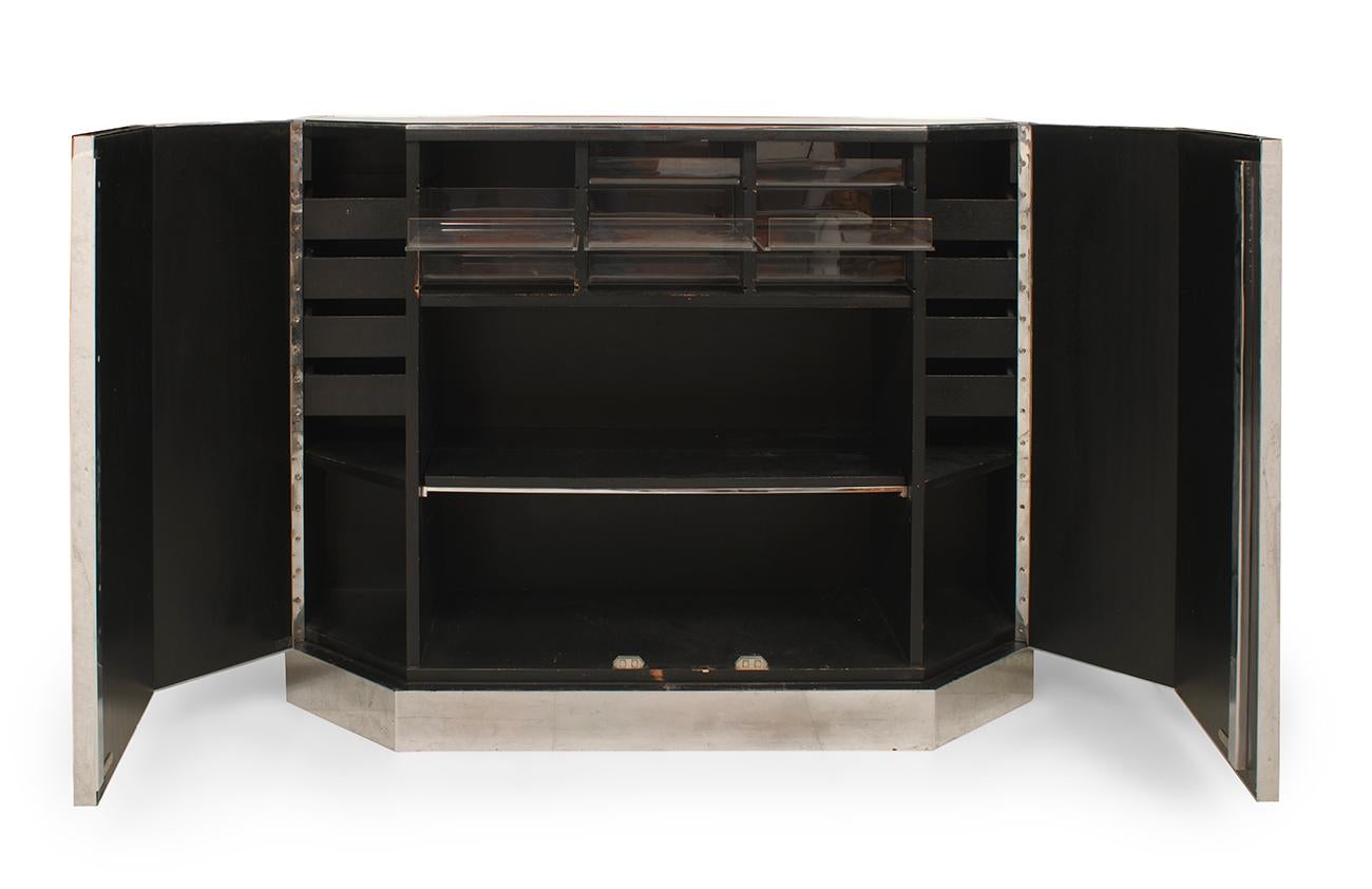 Space age sideboard; Italy, c. 1960. In Fair Condition For Sale In MADRID, ES