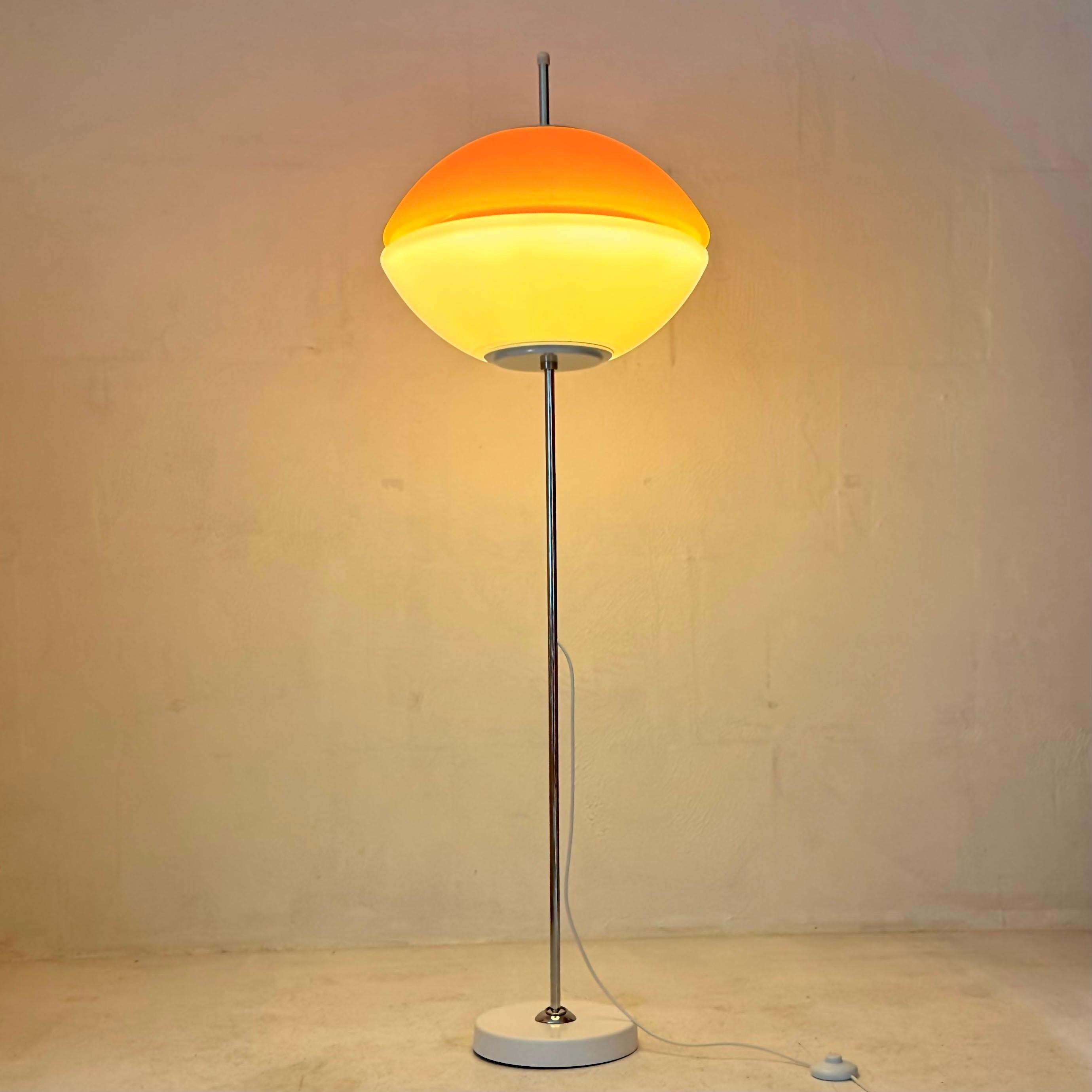 Space age Sijaj Hrastnik floor lamp, Slovenia 1970s. In Good Condition In Haderslev, DK