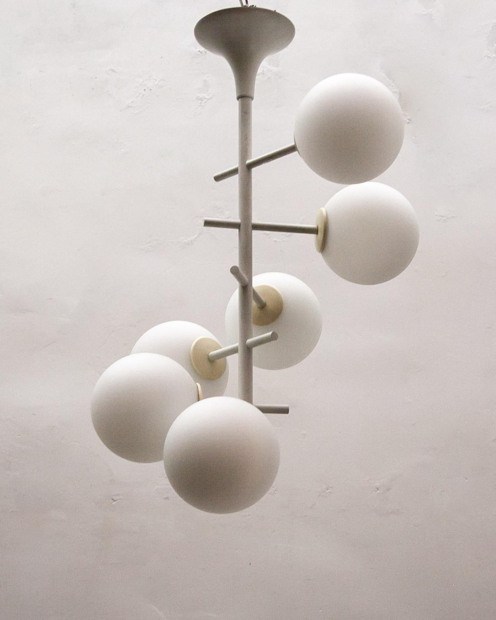 Space Age Six Opal Globes by Kaiser 1970s Pendant In Good Condition For Sale In Antwerp, BE