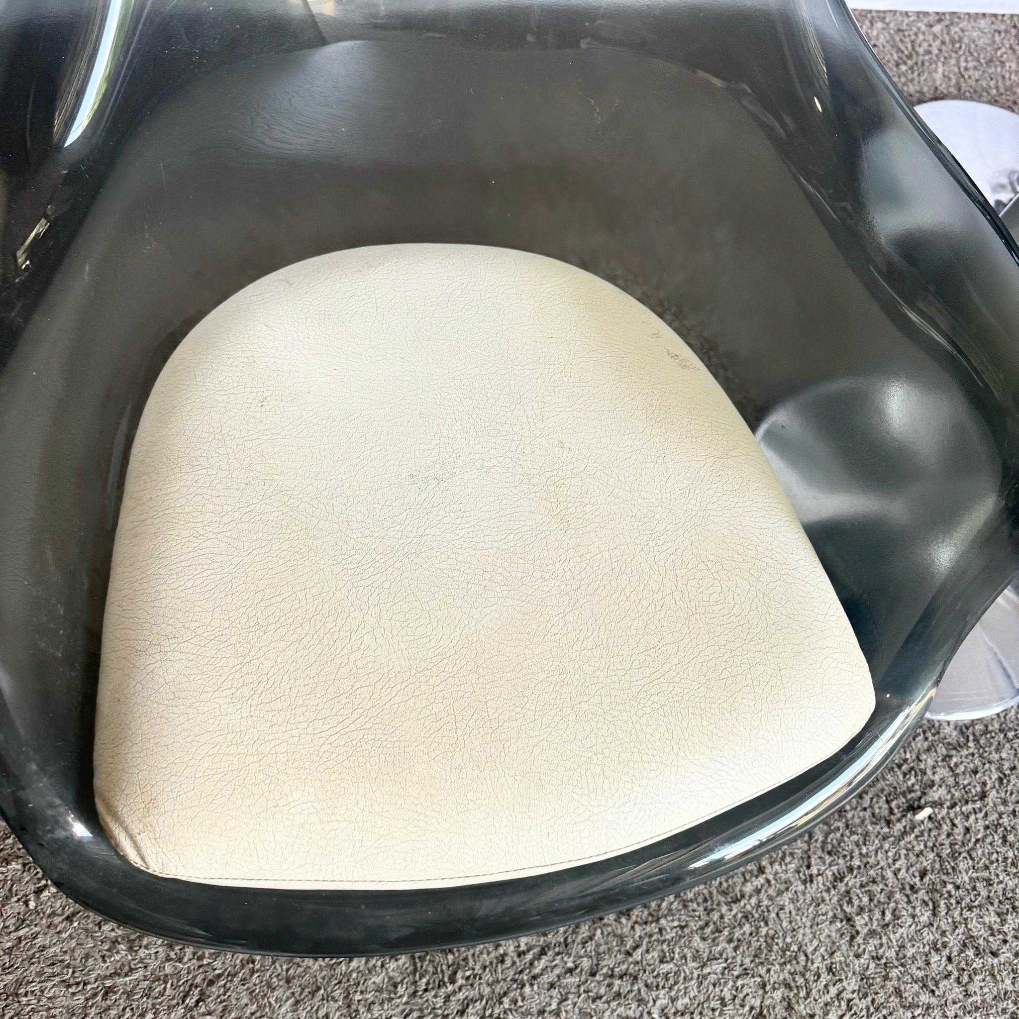 Space AGE Chaises de salle à manger Tulipe en Lucite fumé et Chrome - Lot de 4 en vente 3