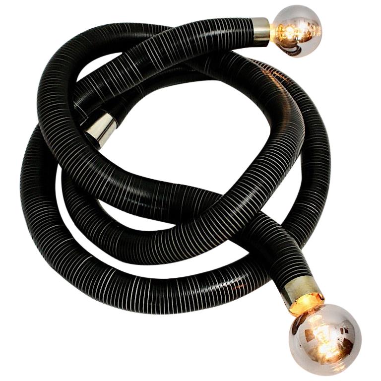 Flexible Schlangenschlangen-Stehlampe aus Kunststoff und Metall aus dem Weltraumzeitalter, 1960er Jahre, Italien