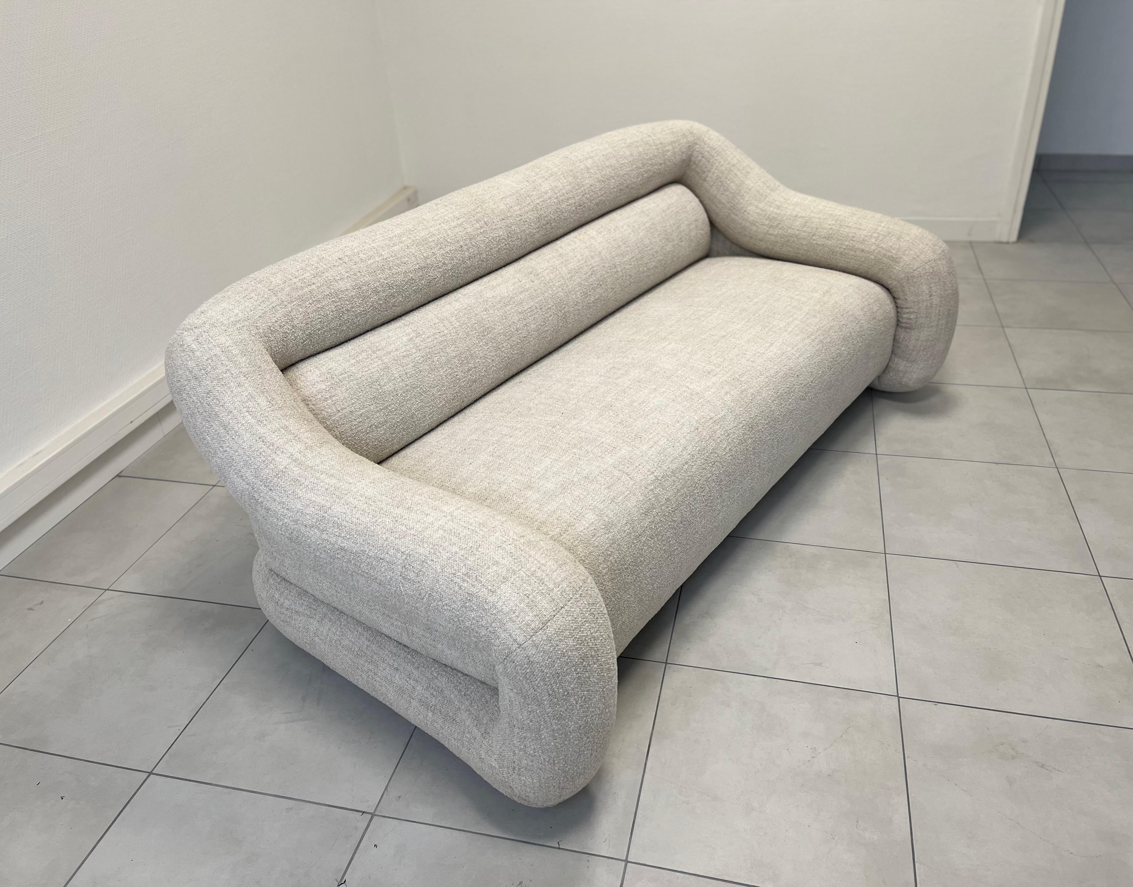 Italian Space age sofa by Emilio Guarnacci For Sale