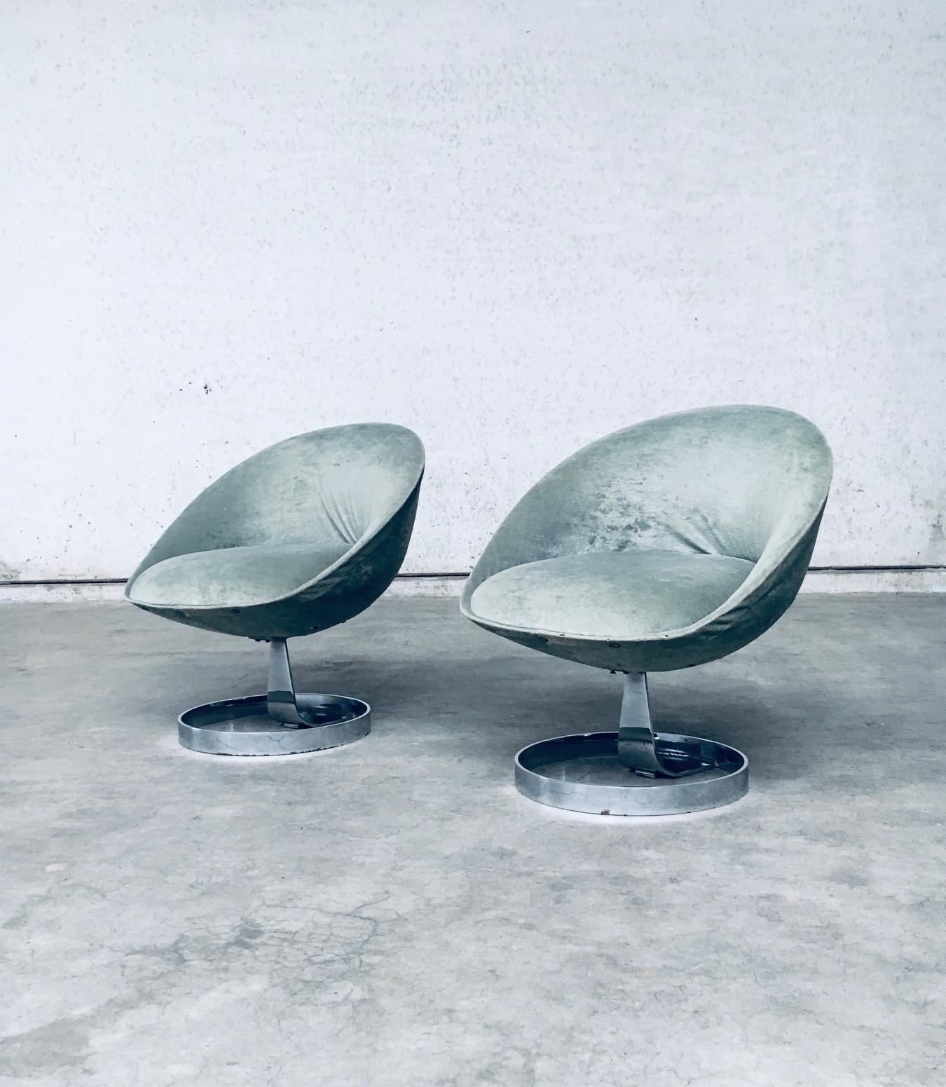 French Space Age SPHERE POD Lounge Chair set, France 1960's For Sale