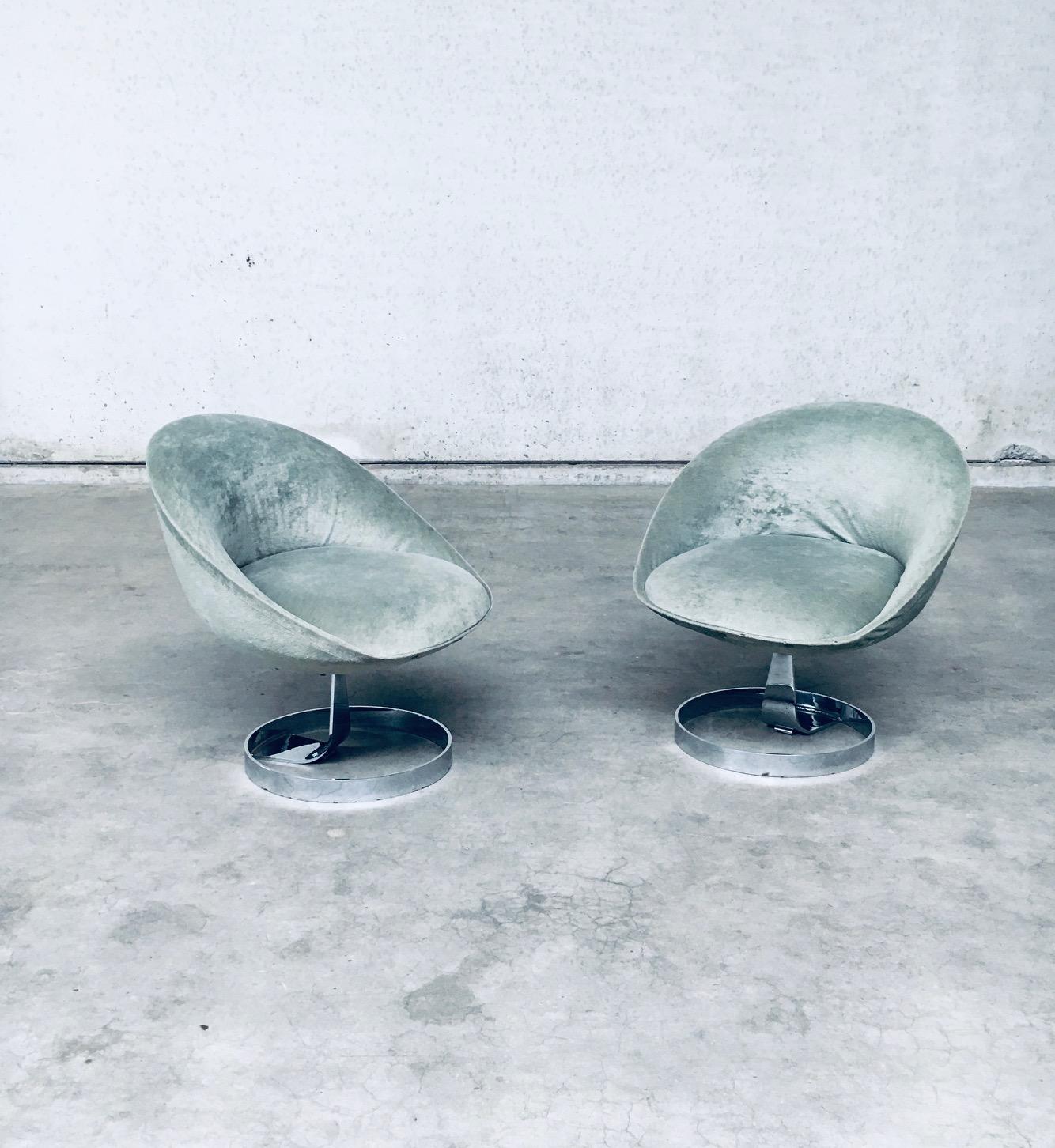 Space Age SPHERE POD Lounge Chair set, France 1960's In Good Condition For Sale In Oud-Turnhout, VAN