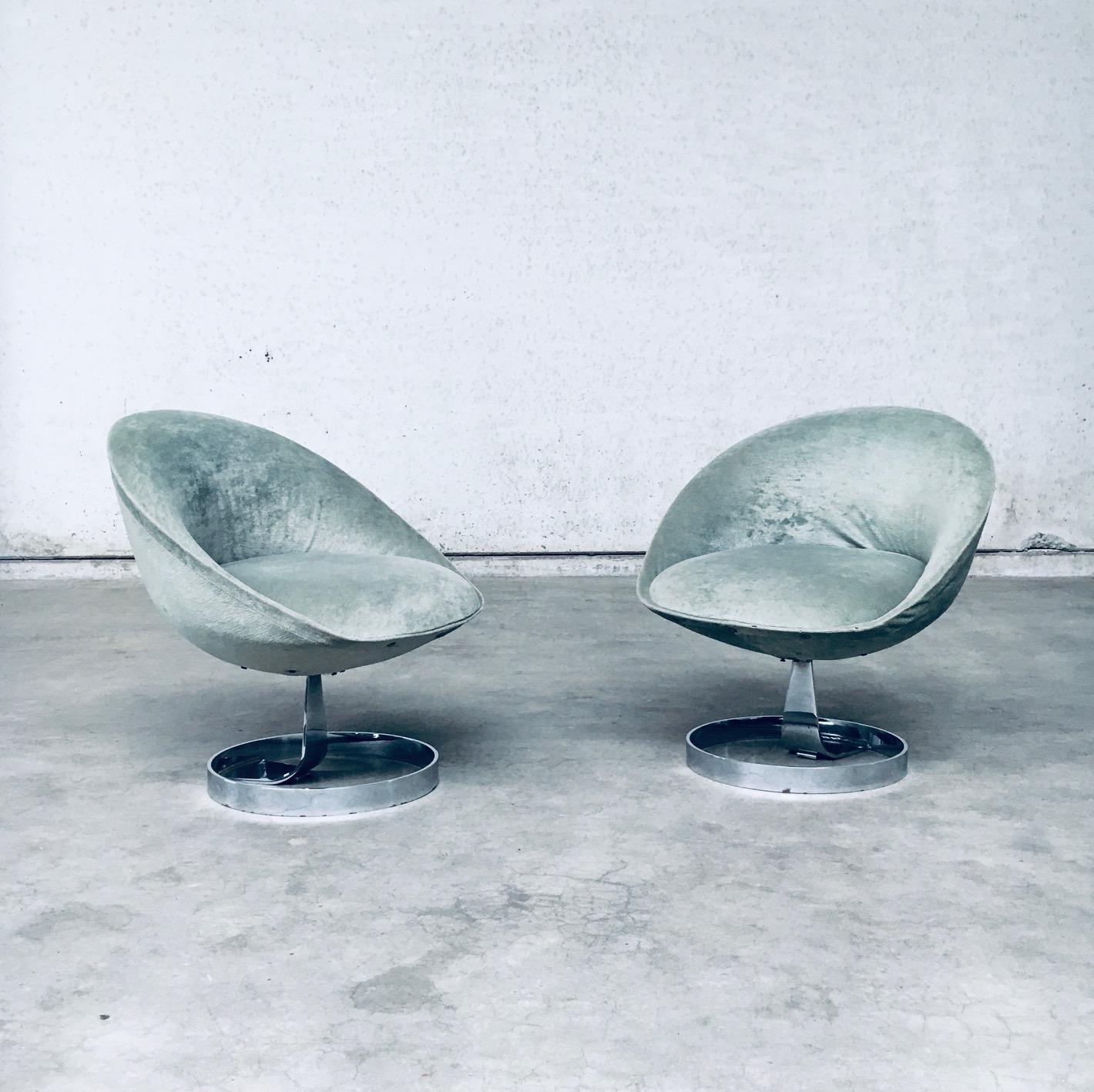 Mid-20th Century Space Age SPHERE POD Lounge Chair set, France 1960's For Sale