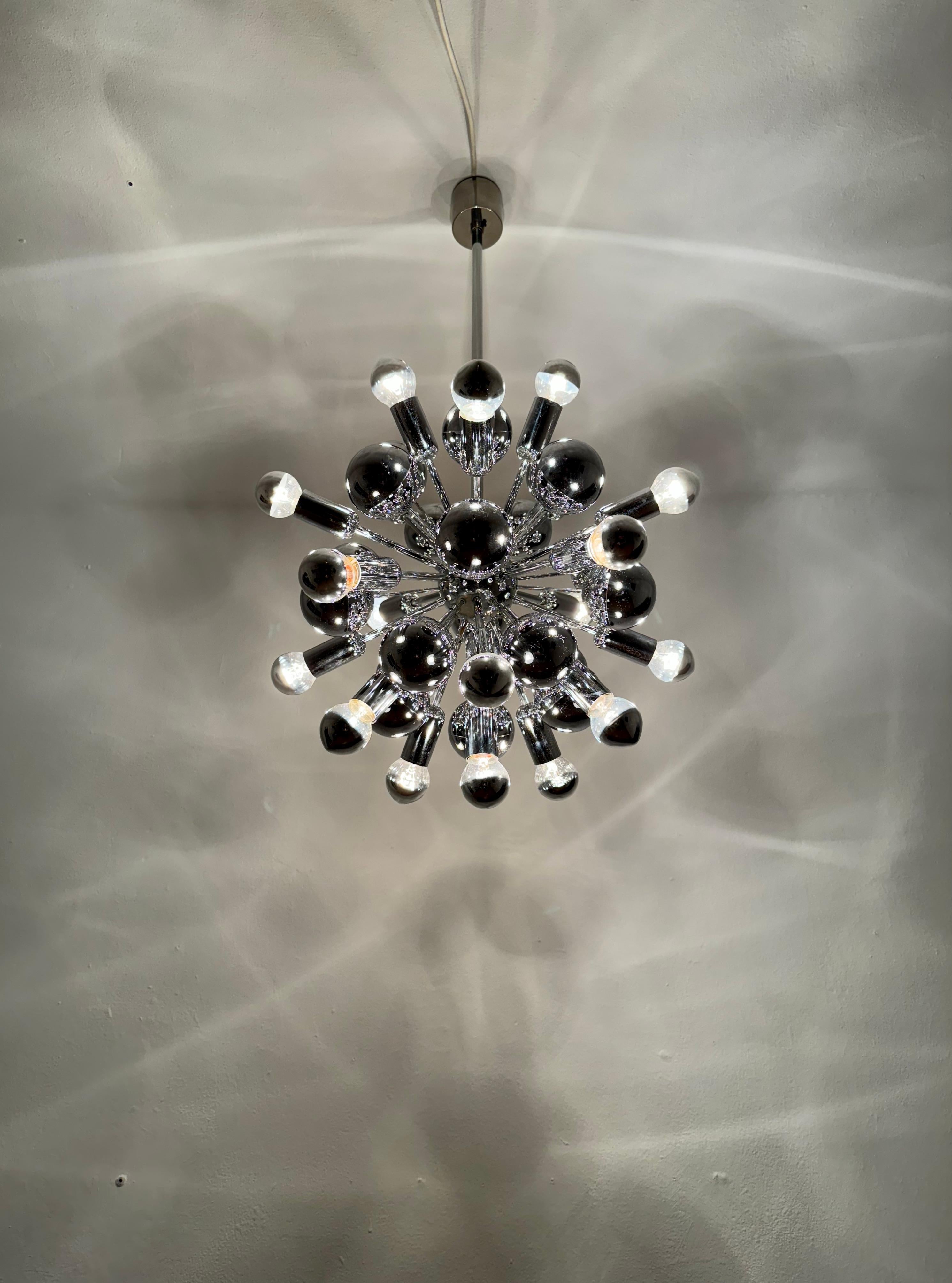 Lustre Spoutnik de l'ère spatiale par Cosack en vente 6