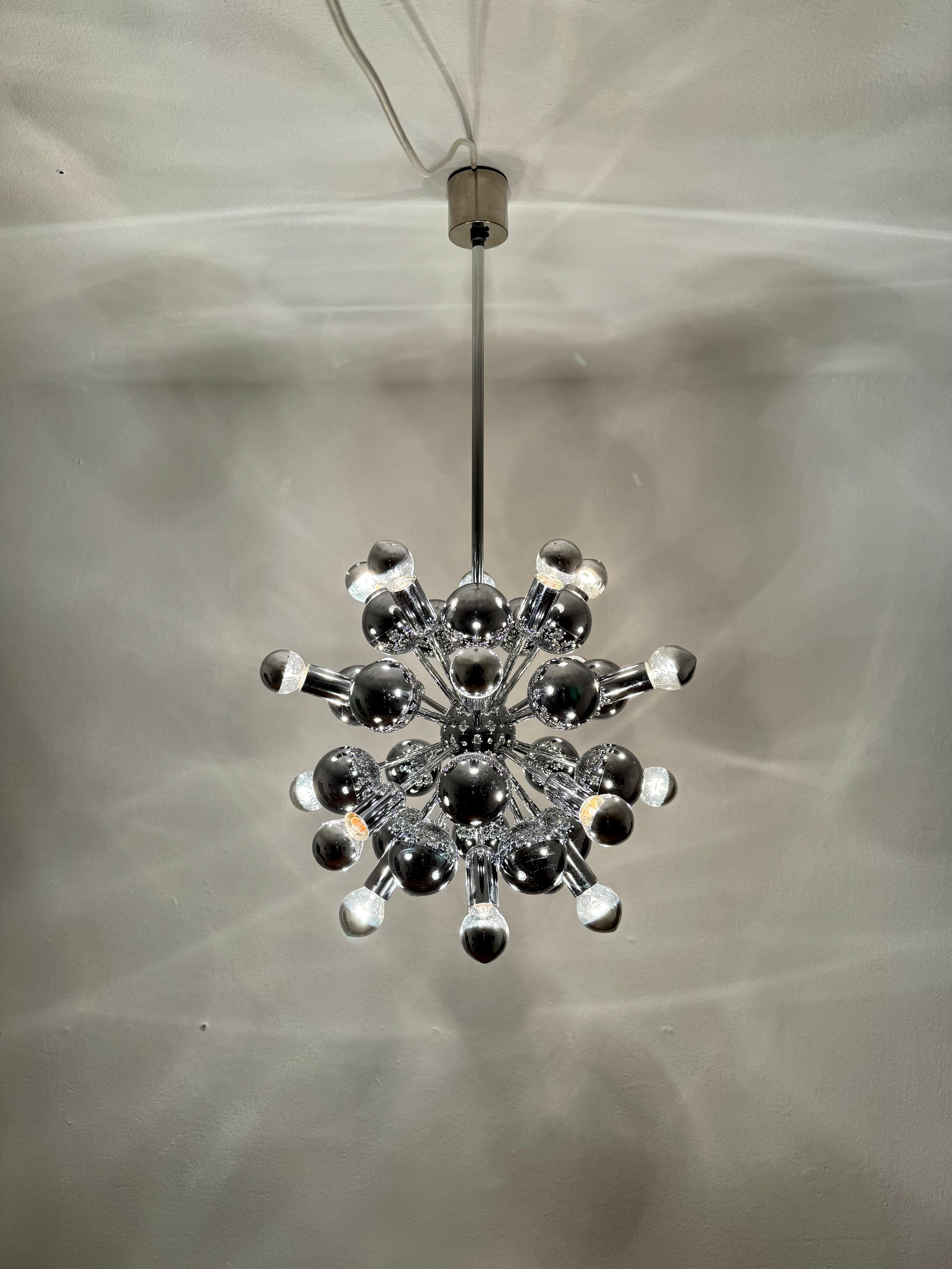Lustre Spoutnik de l'ère spatiale par Cosack en vente 2