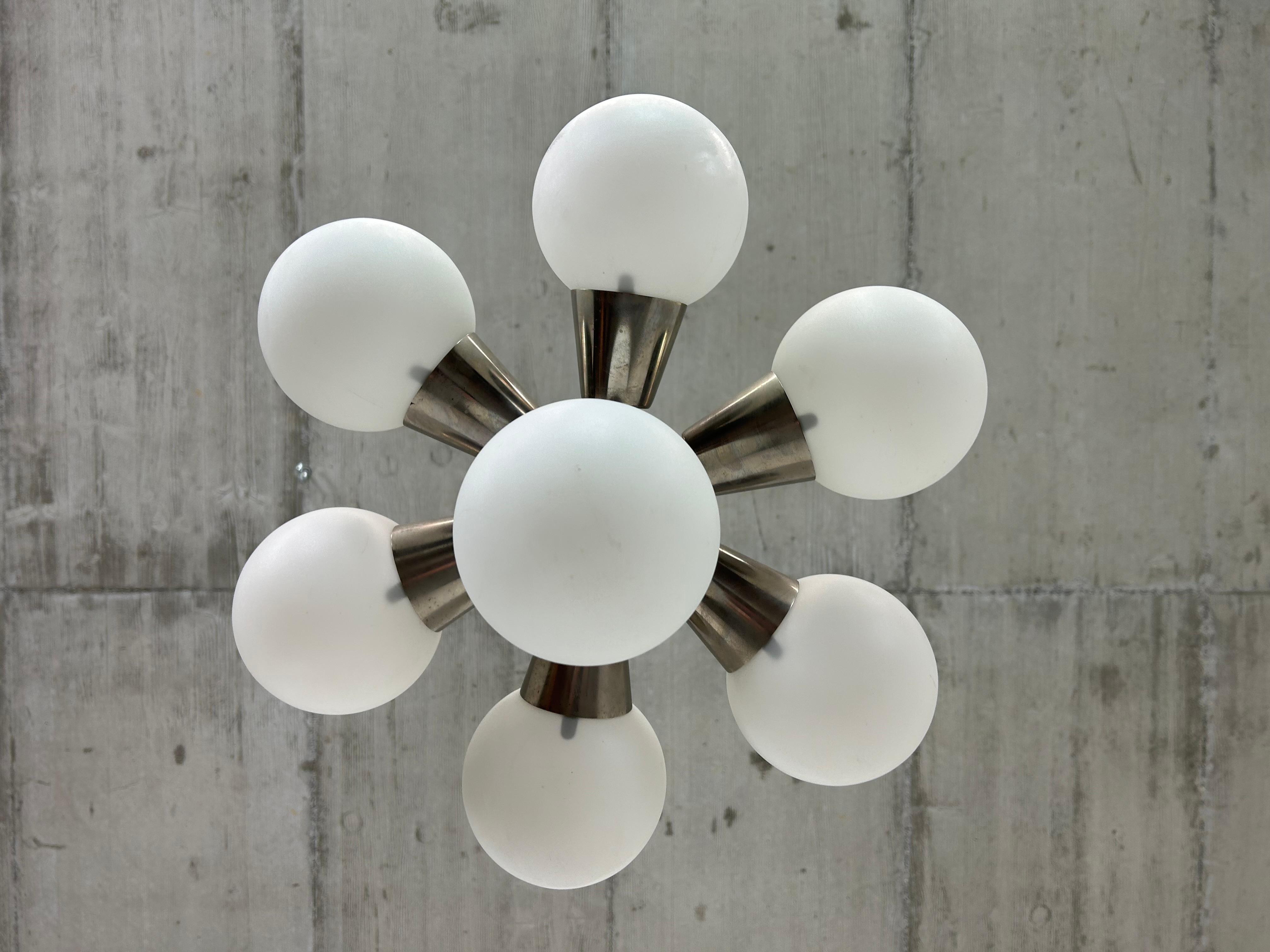 Mid-Century Modern Lustre Sputnik de l'ère Space en vente