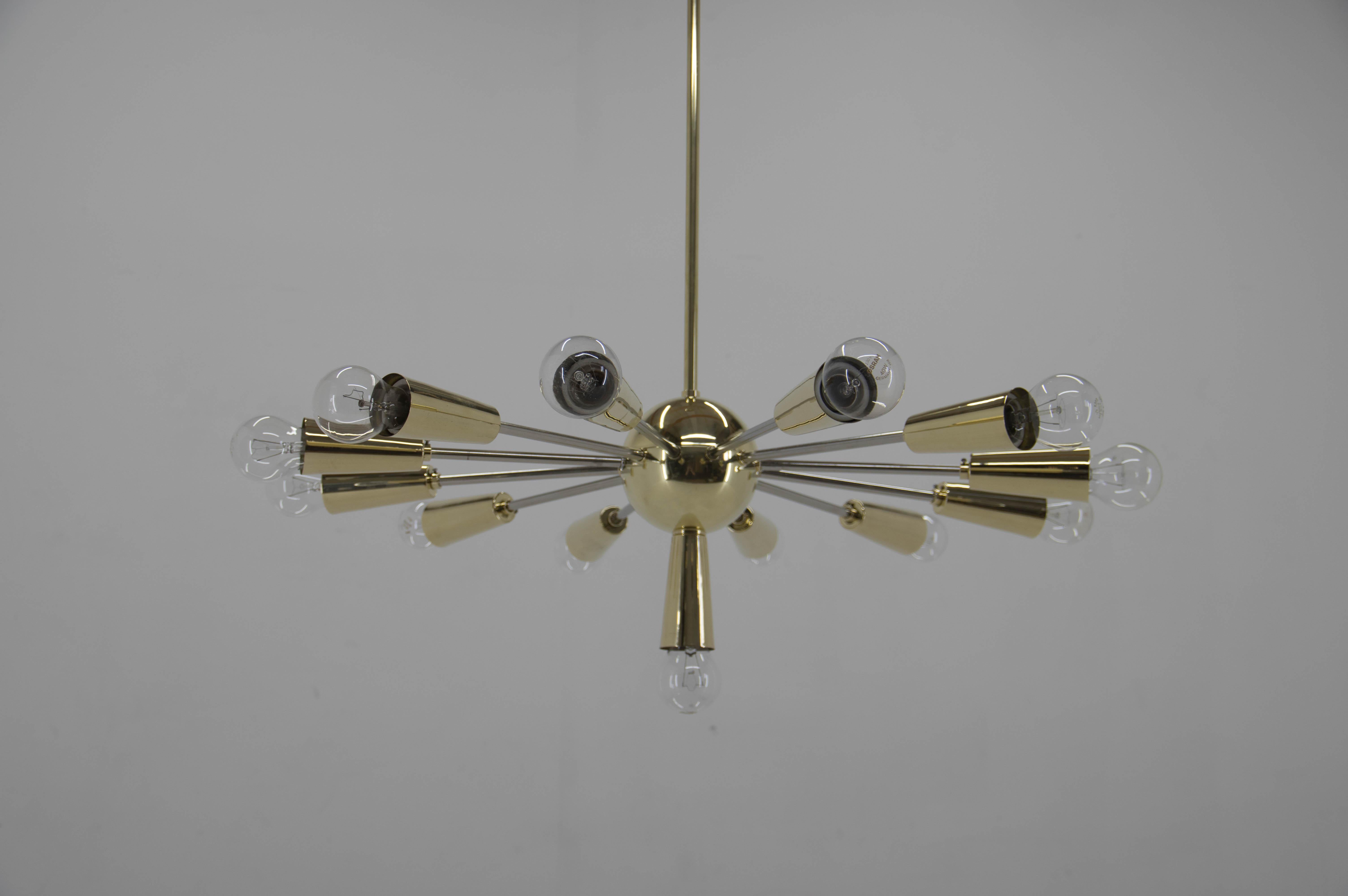 Space Age Sputnik Chandelier in Perfect Condition, Czechoslovakia, 1960s In Excellent Condition For Sale In Praha, CZ