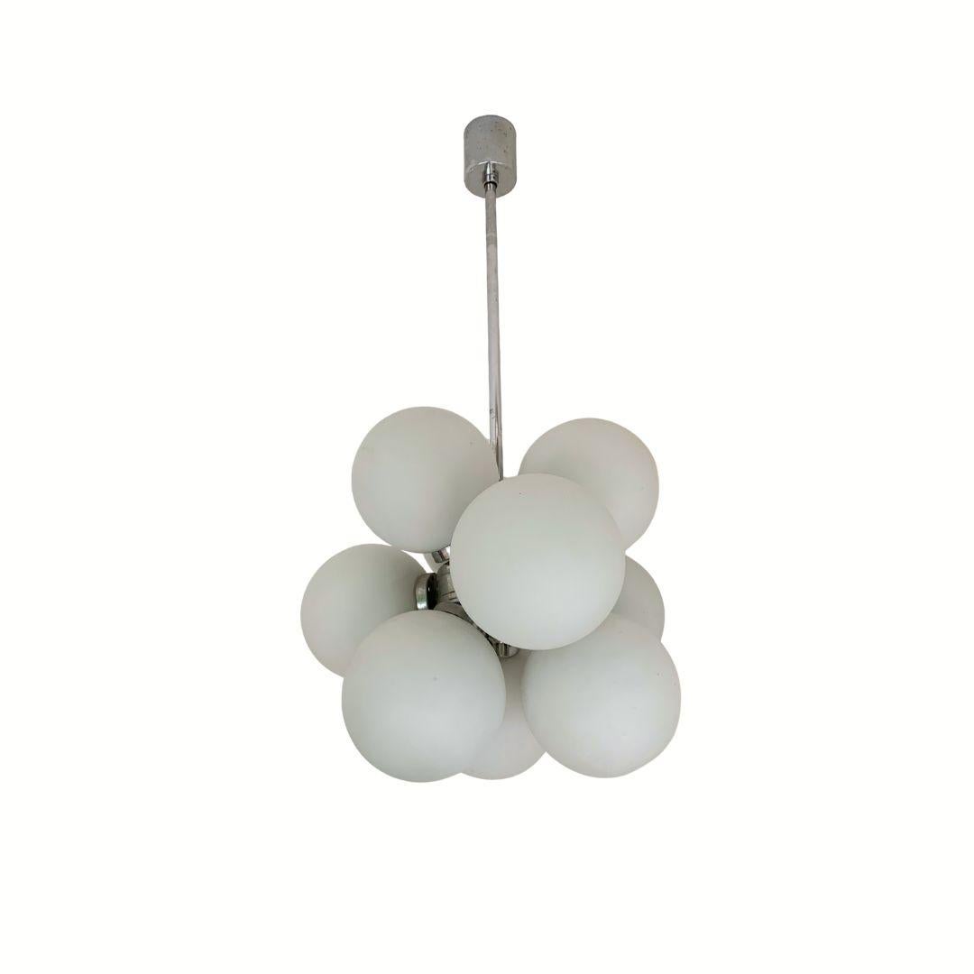 Araña Sputnik de la Era Espacial con 8 Globos de Cristal de los años 60 Era espacial en venta