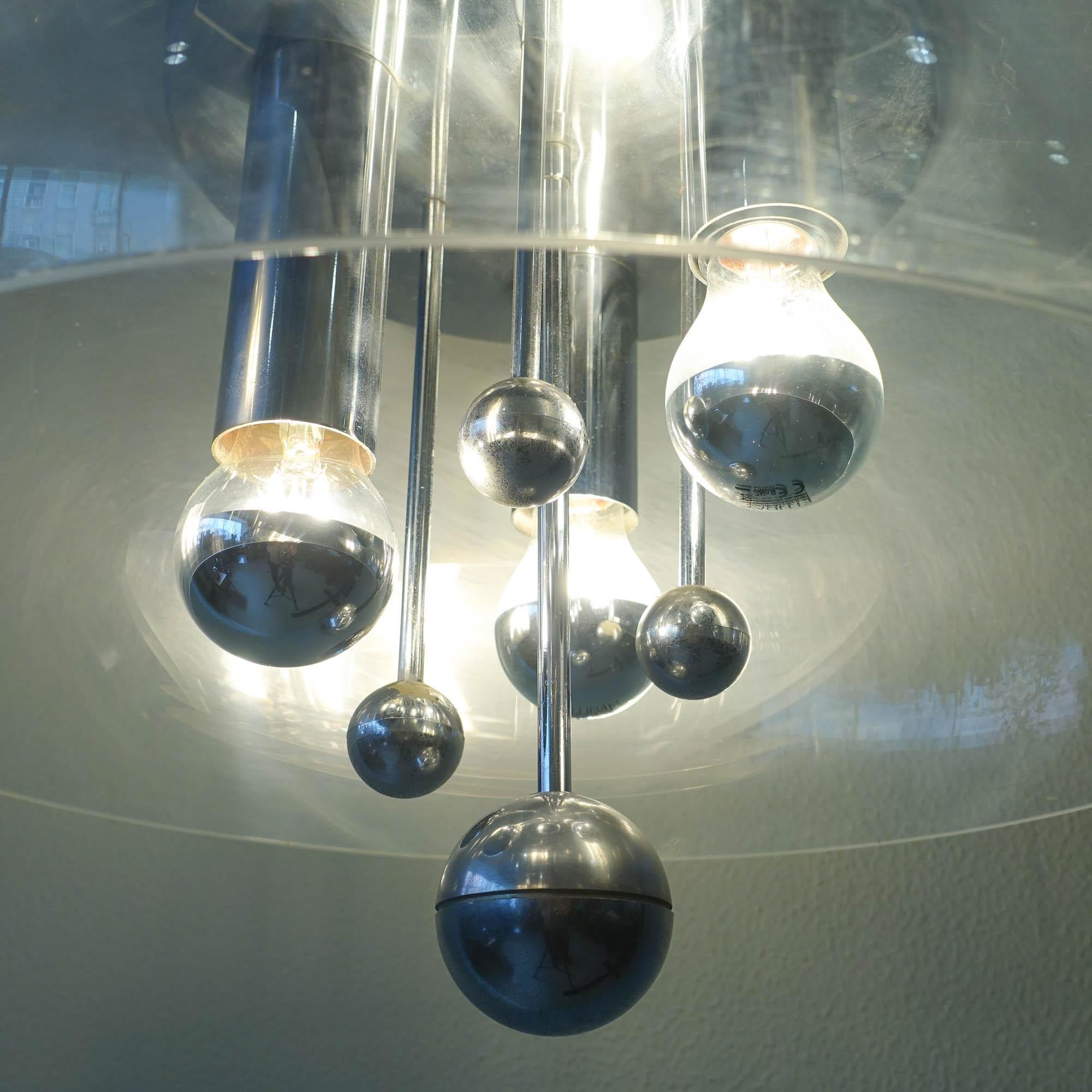 Sputnik-Halbglas-Pendelleuchte aus dem Weltraumzeitalter, 1970er Jahre  im Zustand „Gut“ im Angebot in Lisboa, PT