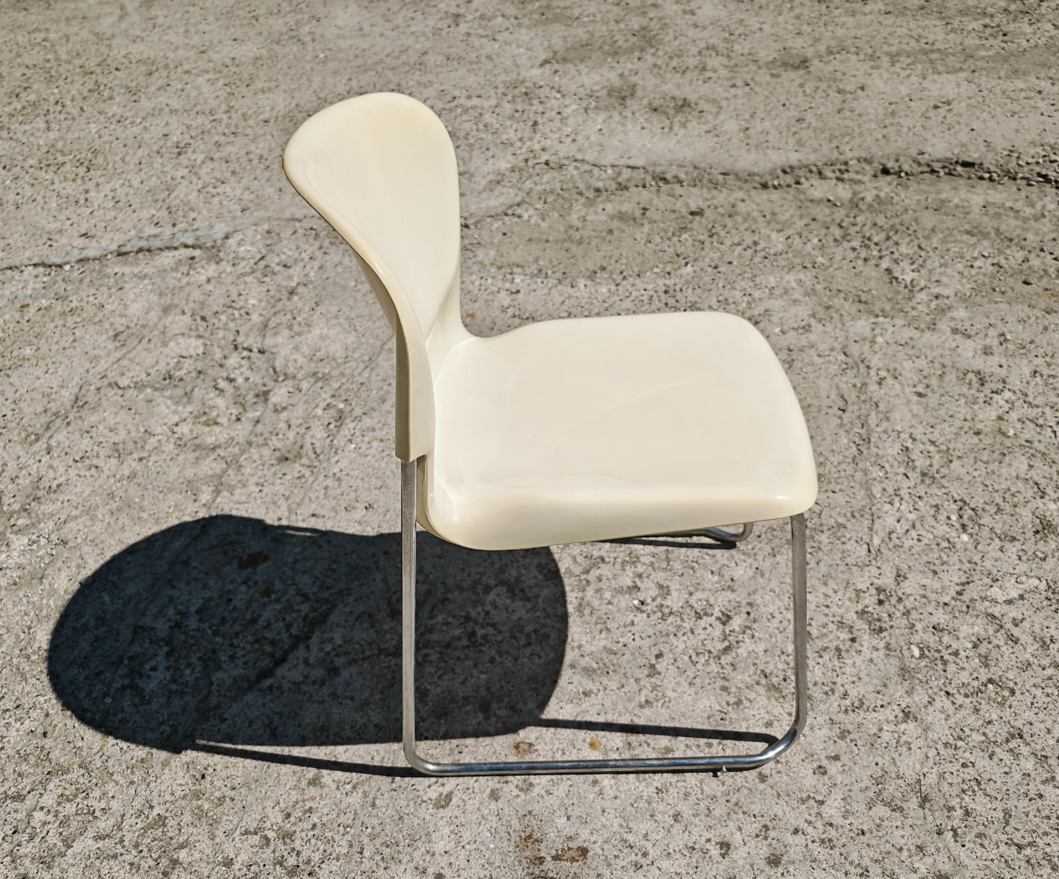 Space Age Stackable Swing Chairs Model SM400 K designed by Gerd Lange For Sale 5