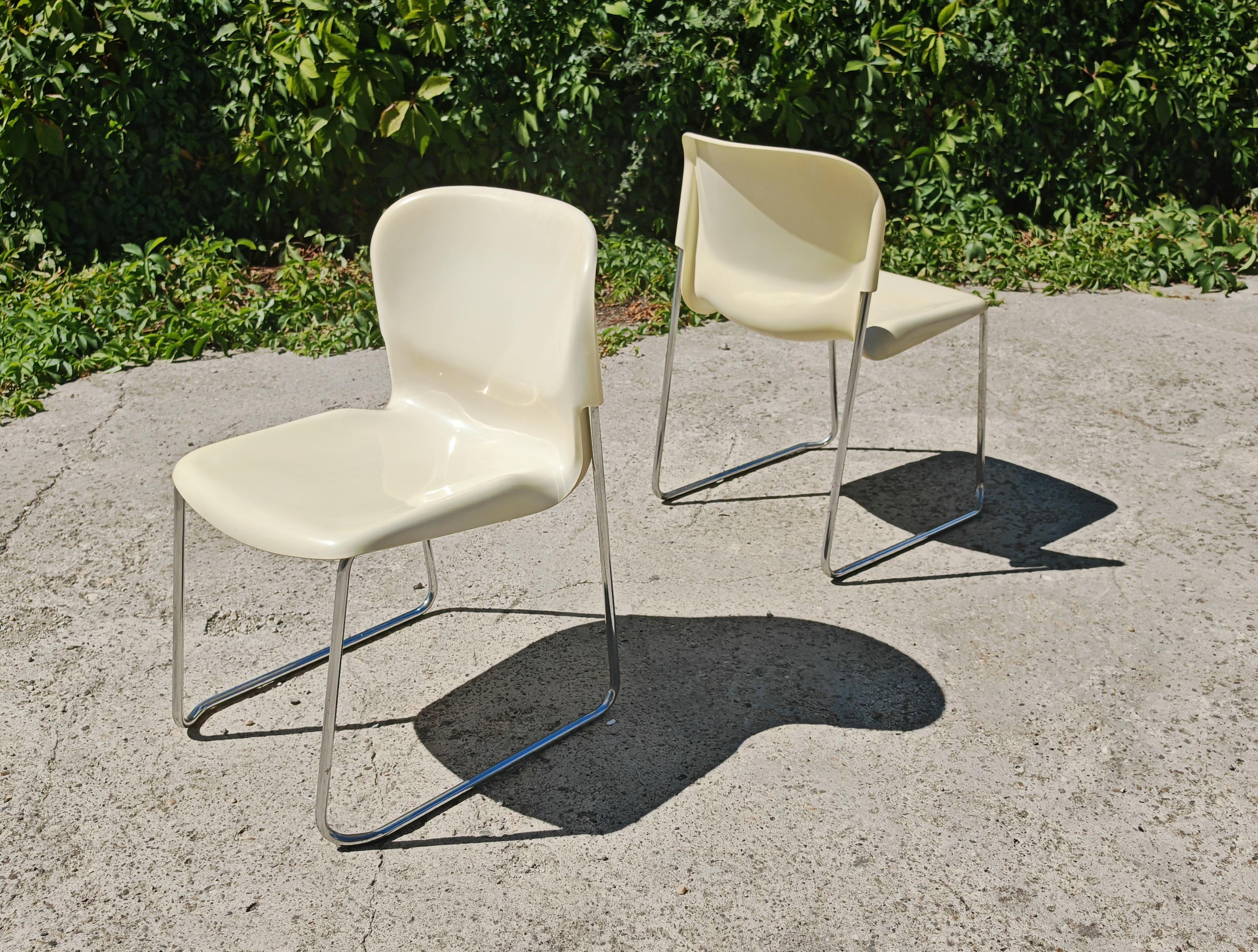 Late 20th Century Space Age Stackable Swing Chairs Model SM400 K designed by Gerd Lange For Sale