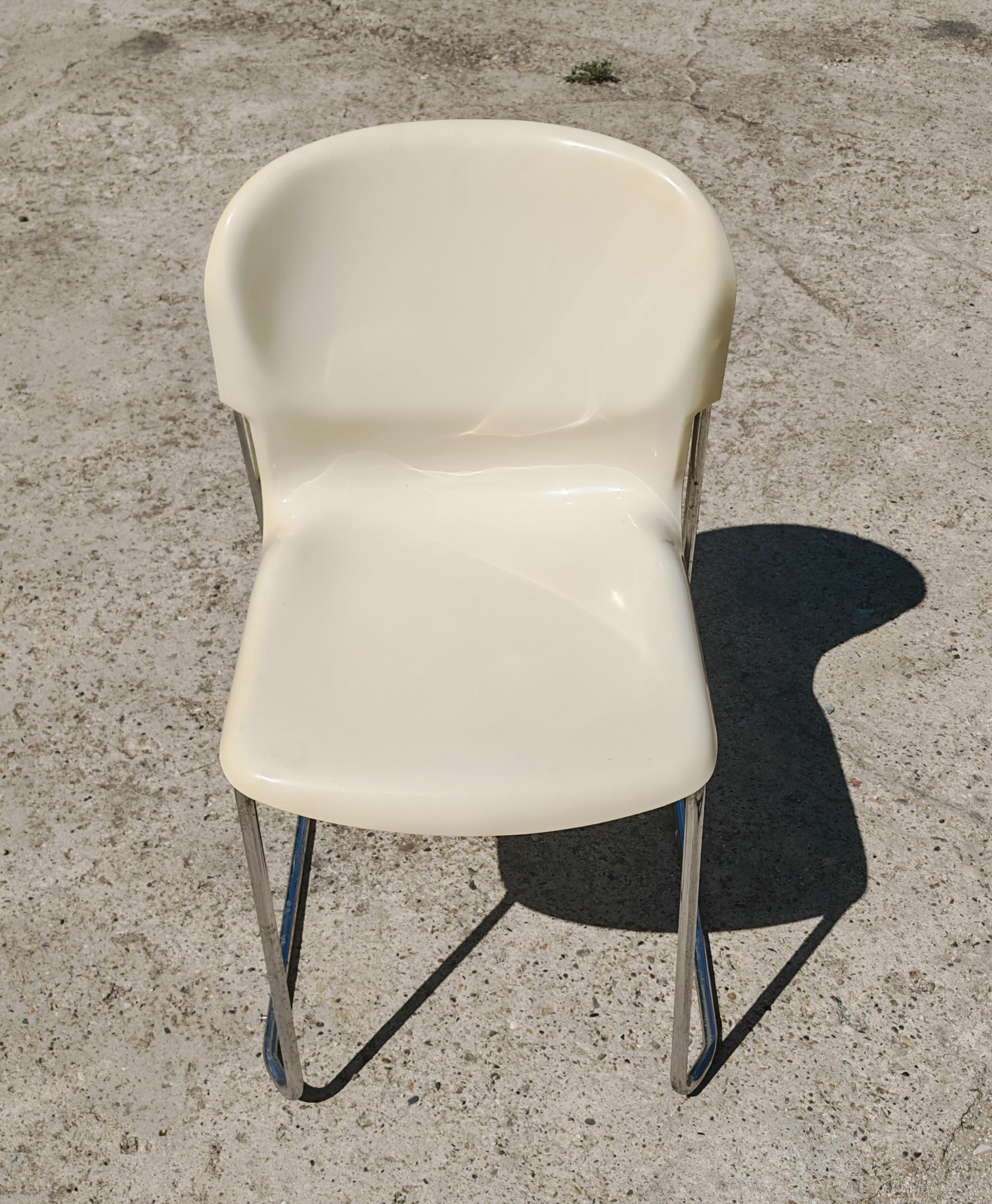 Space Age Stackable Swing Chairs Model SM400 K designed by Gerd Lange For Sale 1