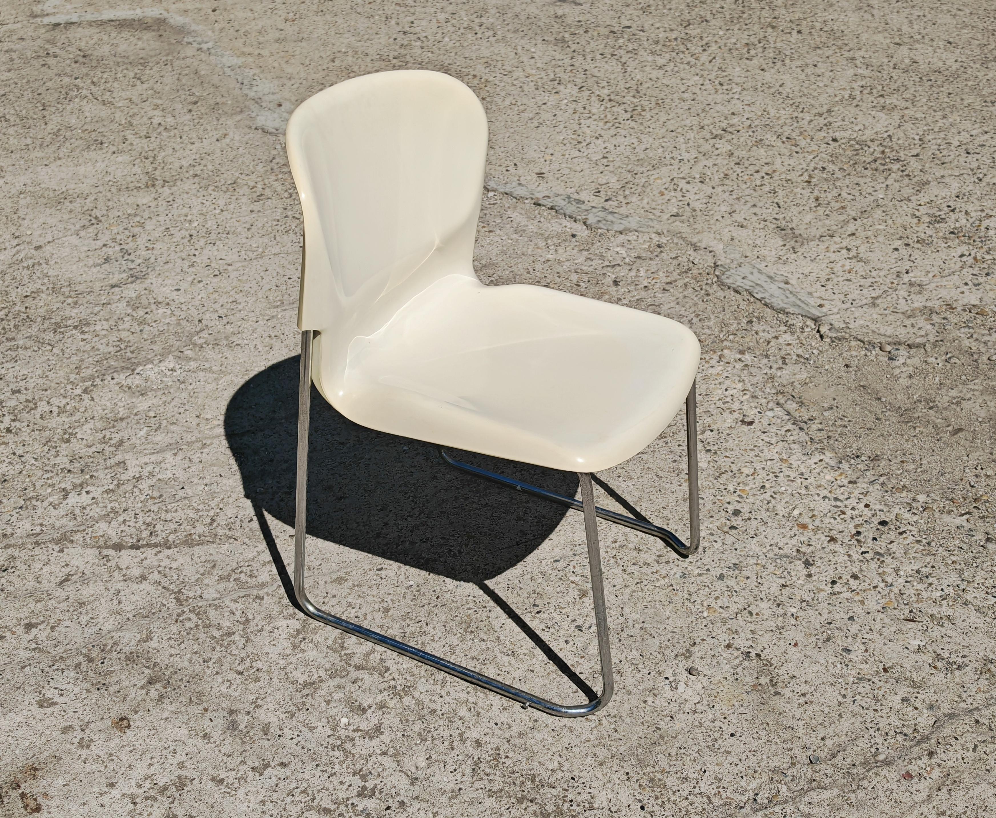Space Age Stackable Swing Chairs Model SM400 K designed by Gerd Lange For Sale 3