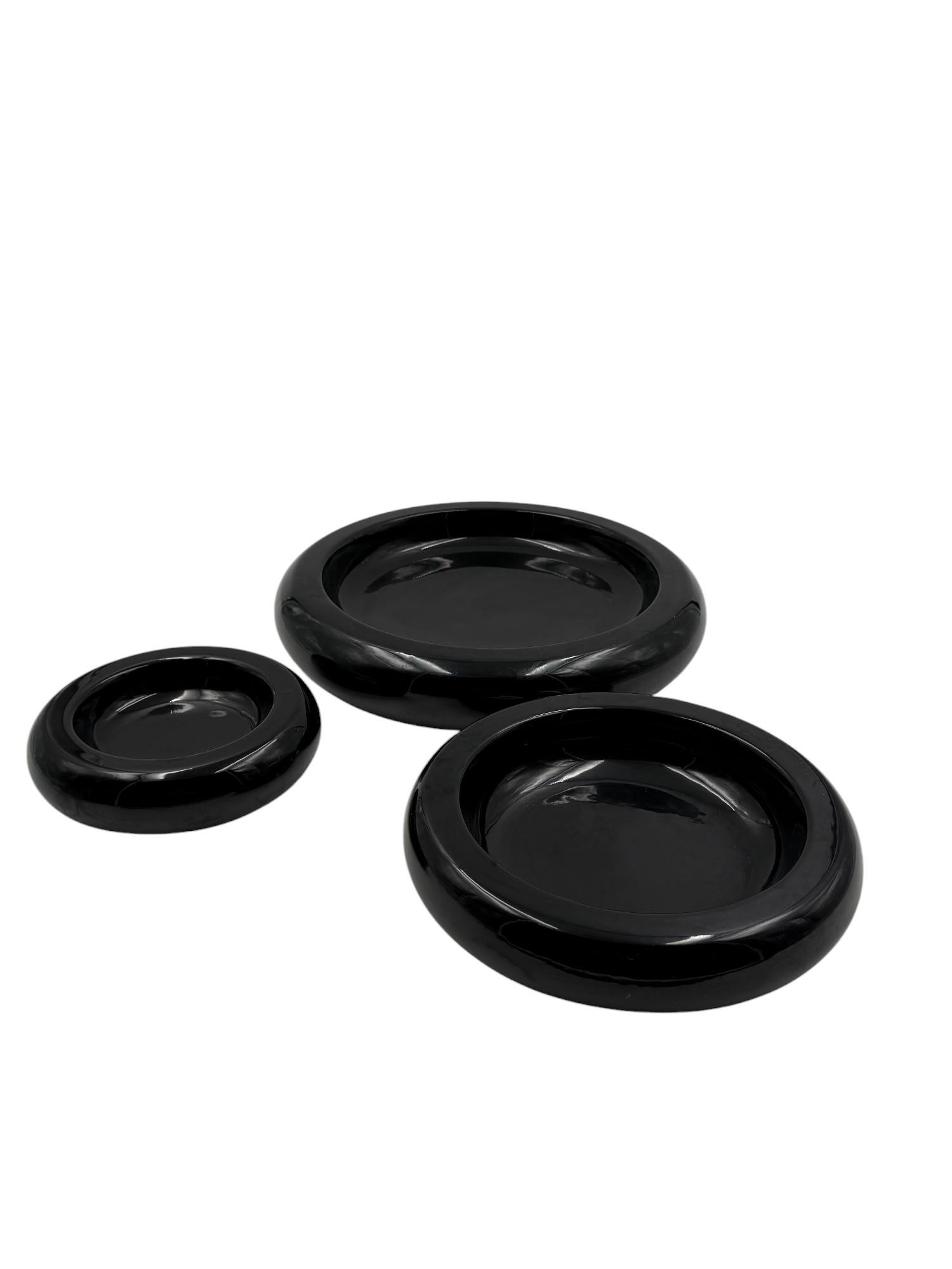 Space age stacked ceramic ashtrays / vide poche / centerpiece, Italy 1970s in vendita 6