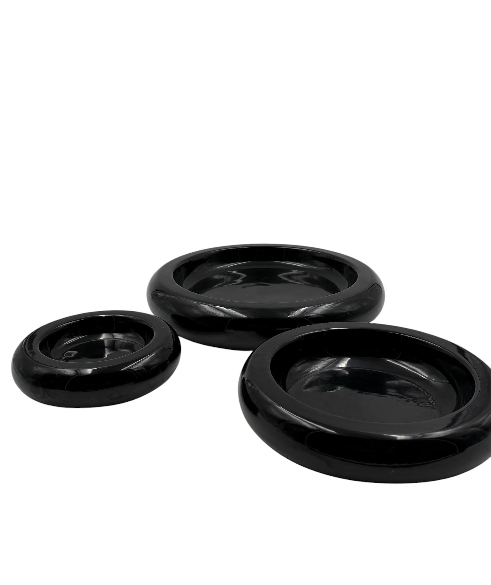 Space age stacked ceramic ashtrays / vide poche / centerpiece, Italy 1970s in vendita 7