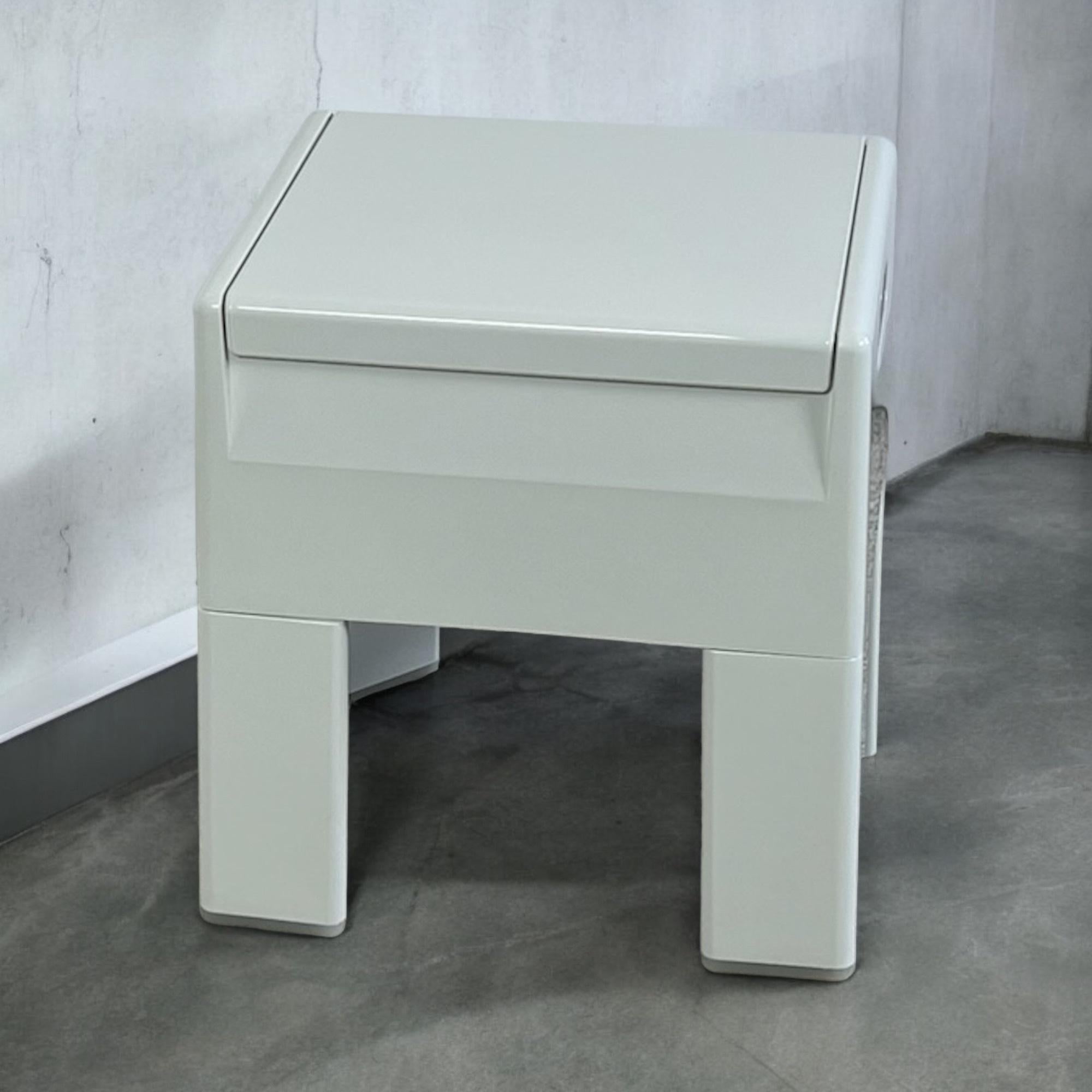 Tabouret de l'ère spatiale d'Olaf Von Bohr pour Gedy, Italie, années 1960 en vente 4