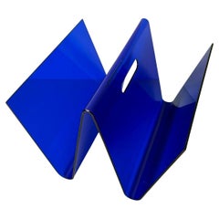 Style A Space  Porte-revues italien en plexiglas bleu