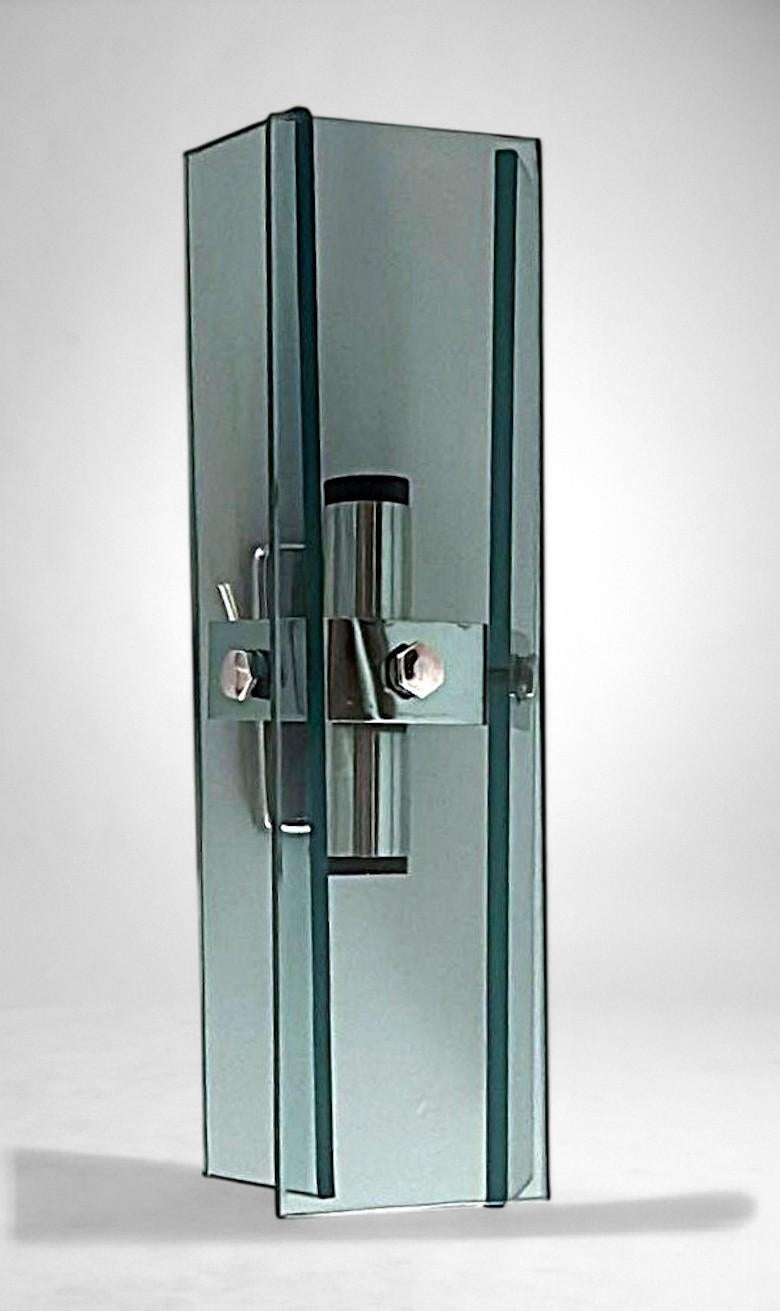 Space Age Style Paar italienische Wandleuchten in Chrom Metall und Tempered Crystal im Angebot 4