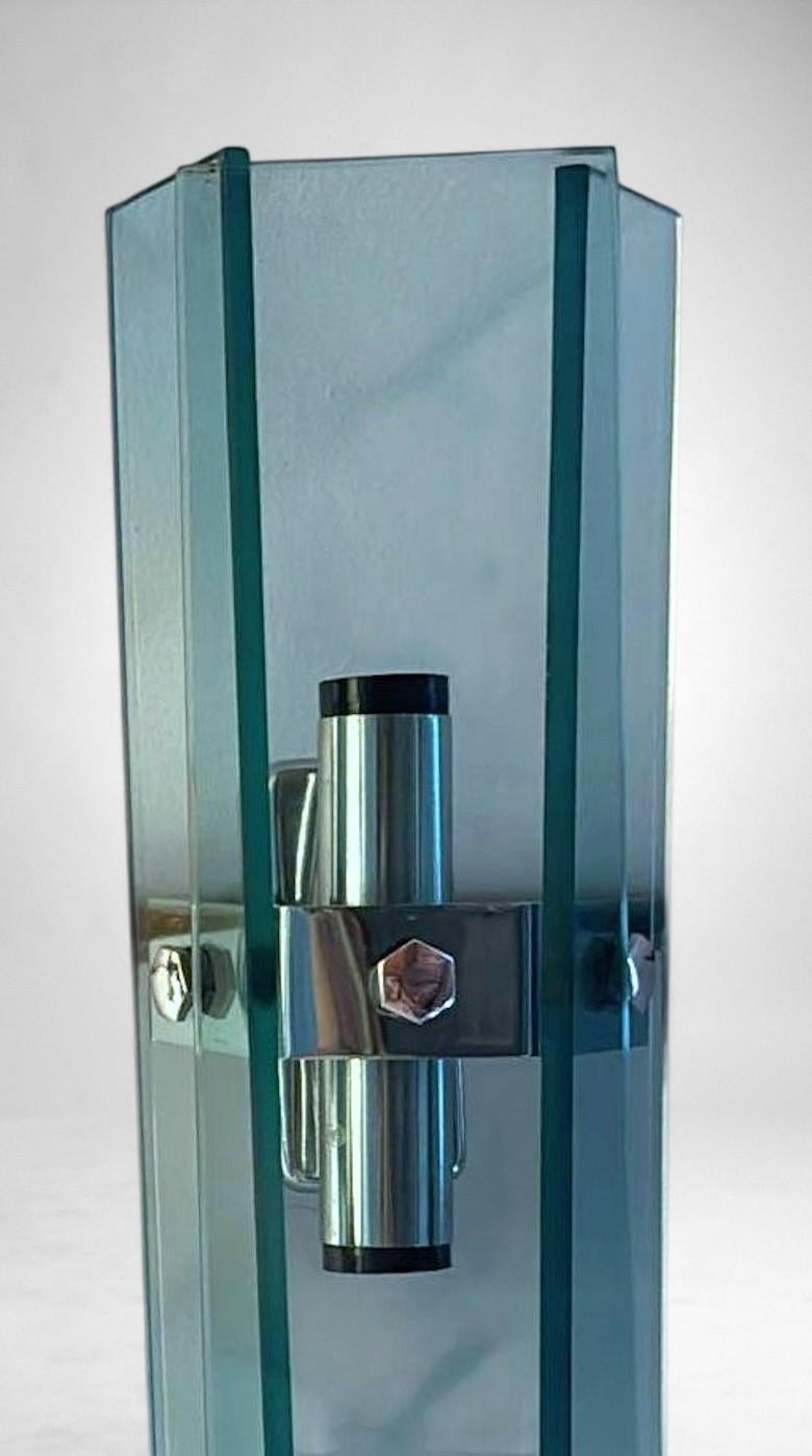 Space Age Style Paar italienische Wandleuchten in Chrom Metall und Tempered Crystal im Angebot 11
