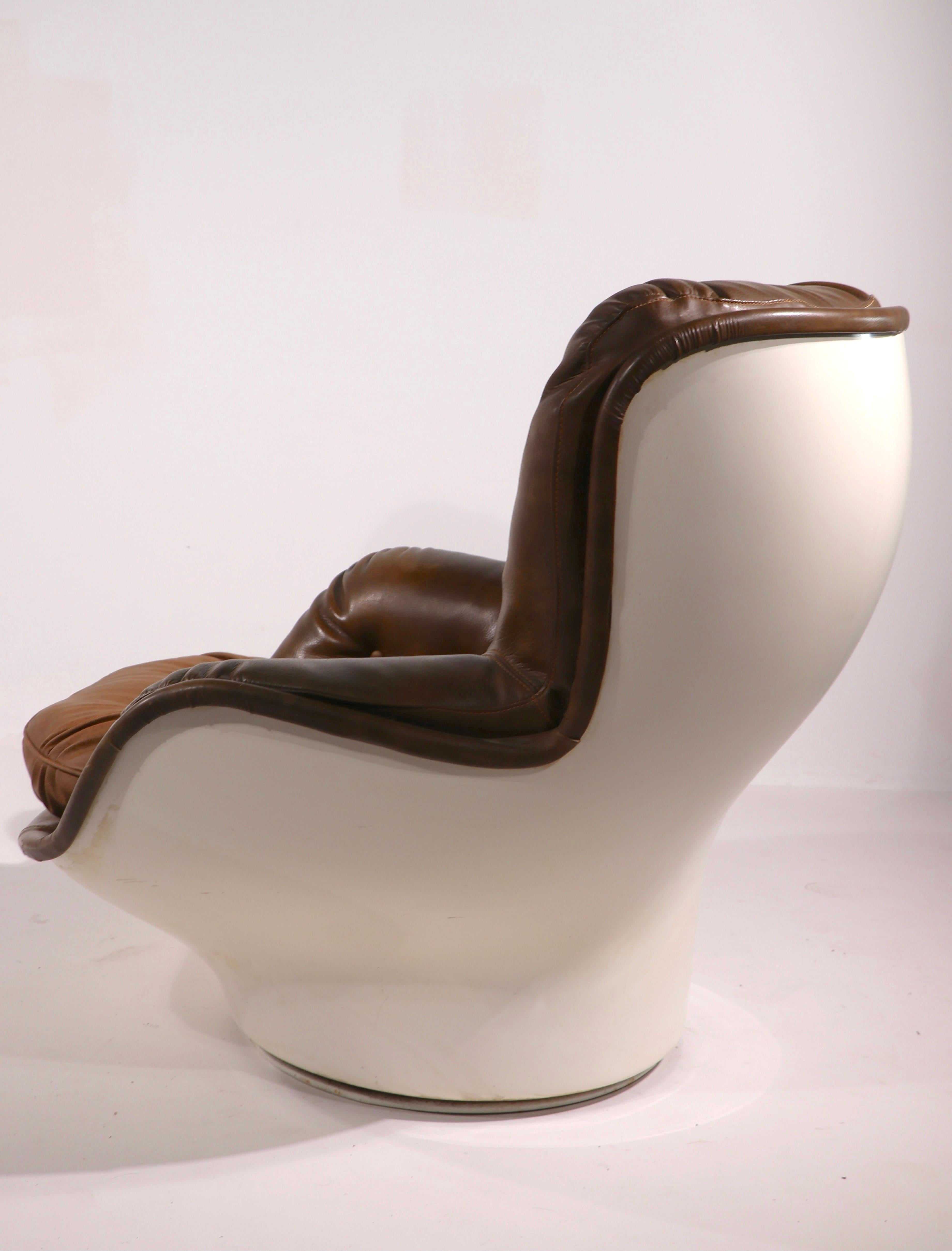 20th Century Space Age Swivel Chair by Charlton after Baughman