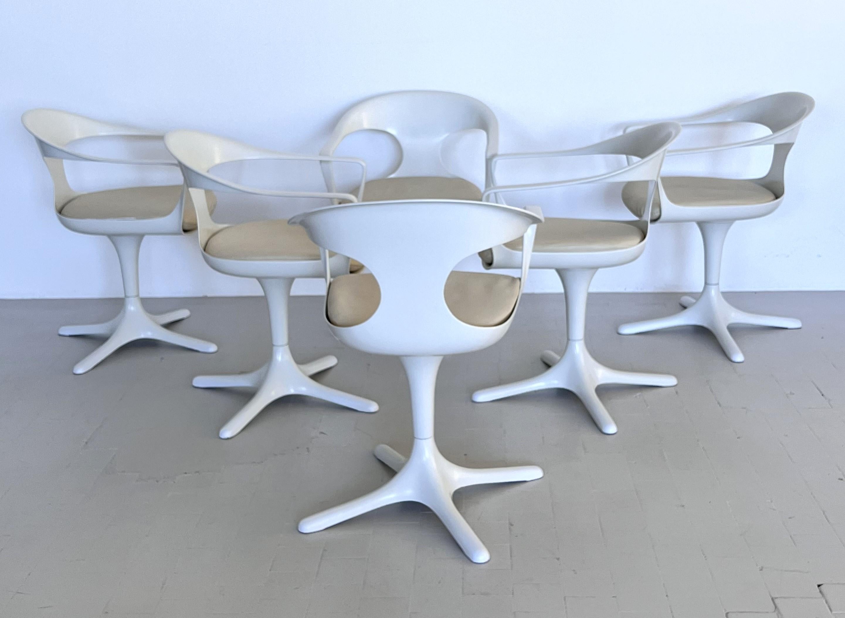 Space Age Swivel Dining Room Chairs by Konrad Schäfer, Set of 6, 1960s In Good Condition For Sale In Morazzone, Varese