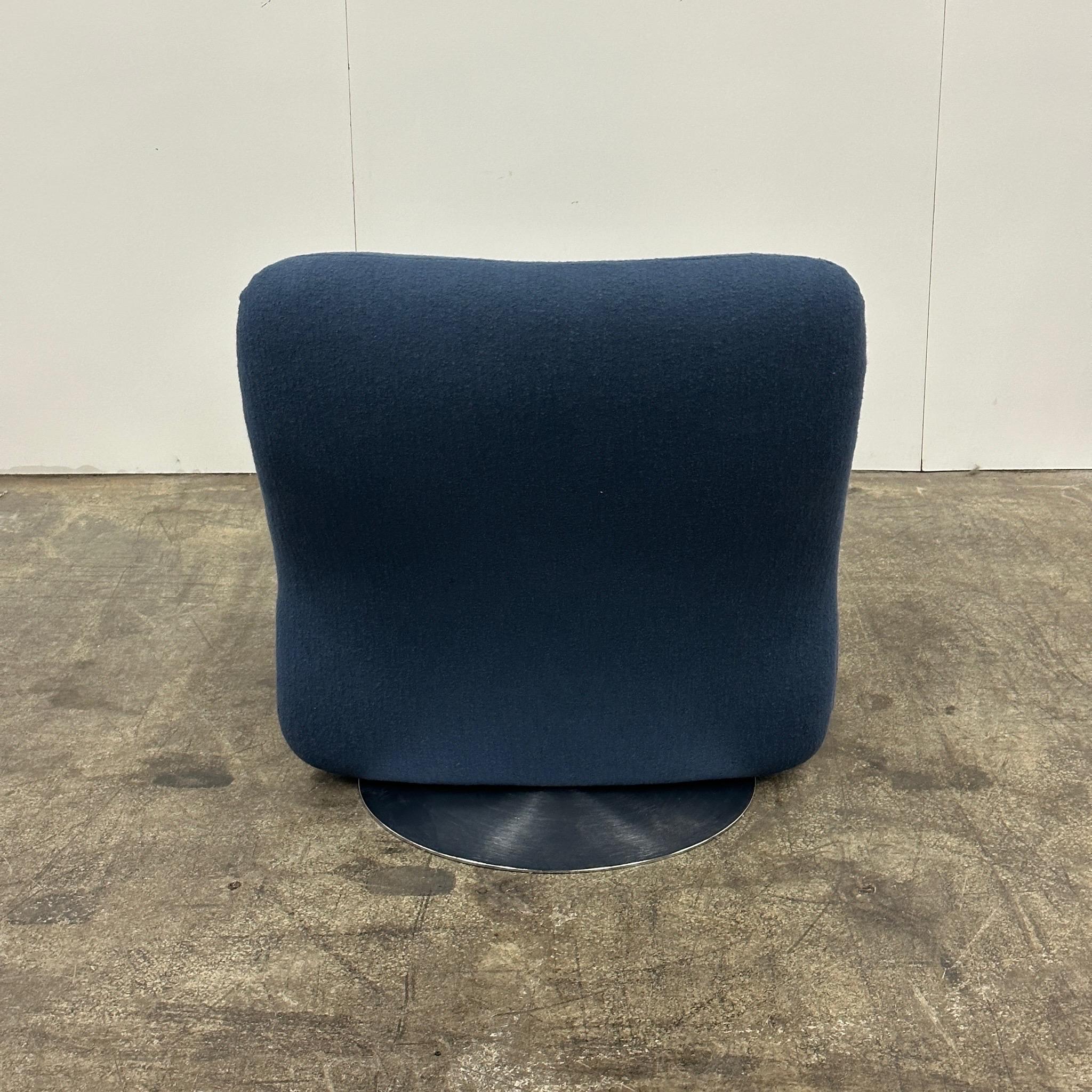 Metal Space Age Swivel Lounge Chair in Navy Wool For Sale