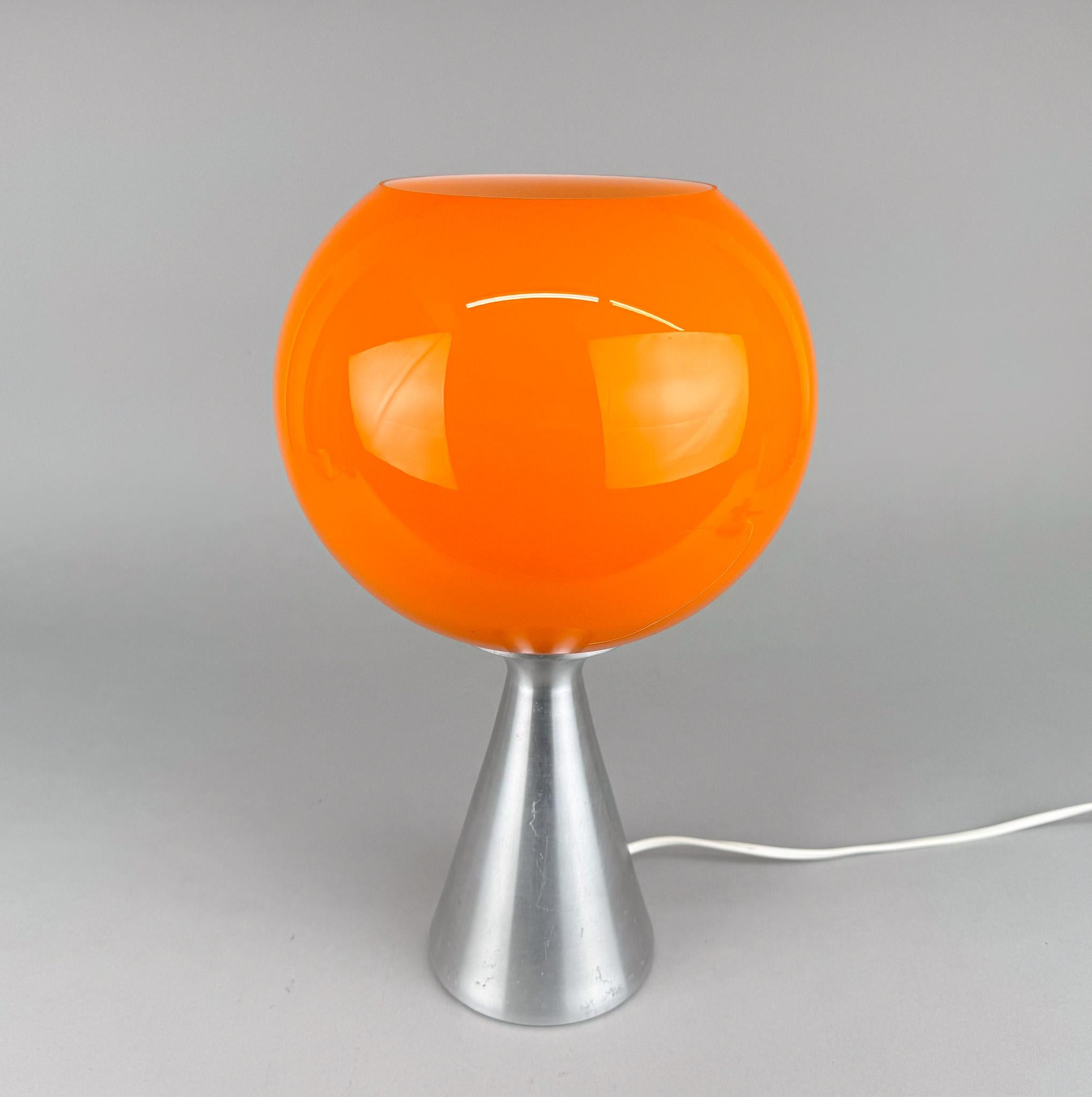 Lámpara de mesa Space Age de Aloys Gangkofner para ERCO, años 70 Era espacial en venta