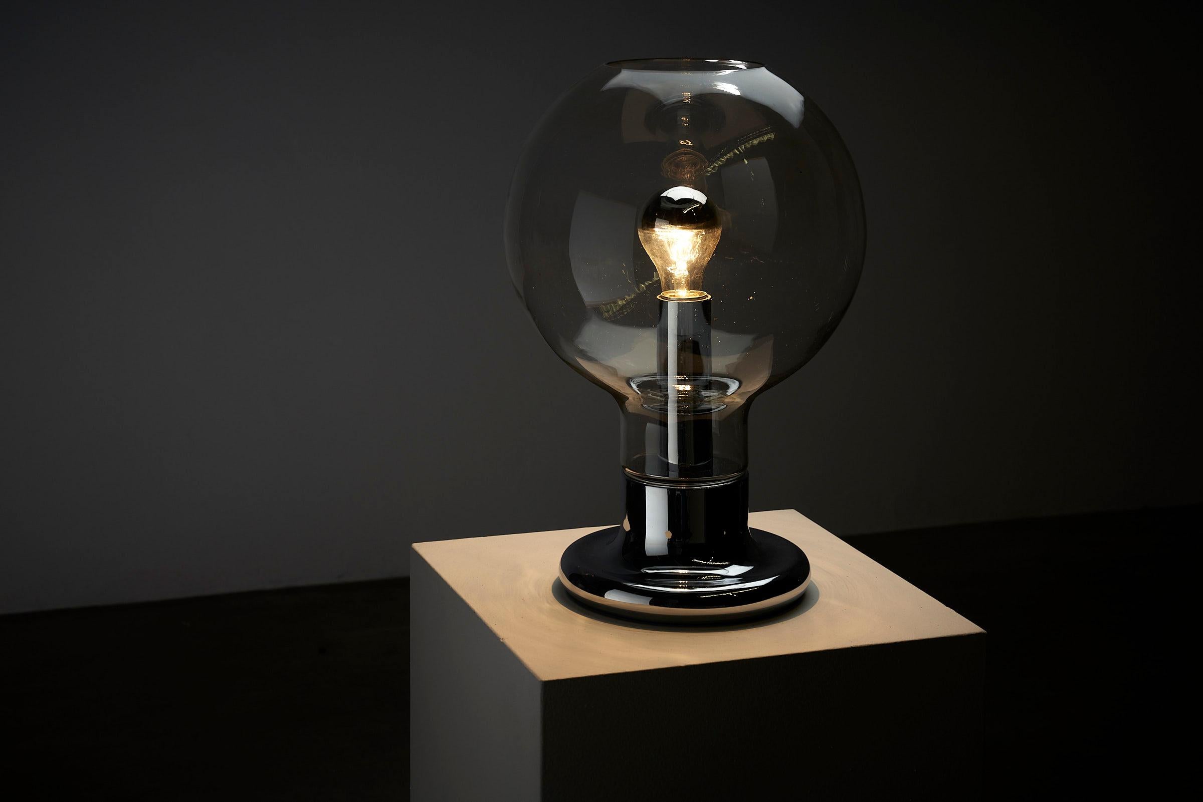 Mid-Century Modern Lampe de bureau de l'ère spatiale en verre par Cosack Sphere  en vente