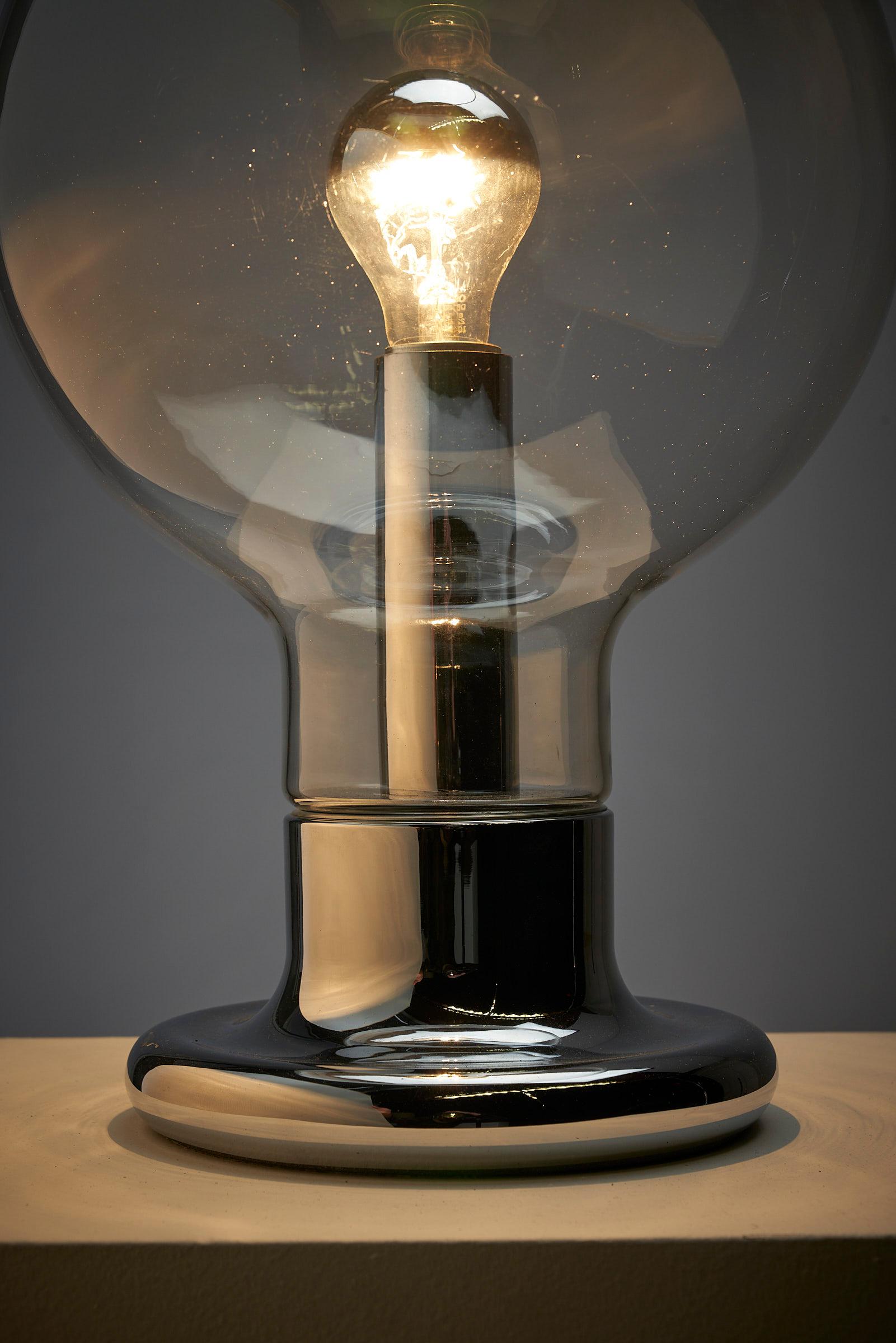 Lampe de bureau de l'ère spatiale en verre par Cosack Sphere  Bon état - En vente à Mortsel, BE