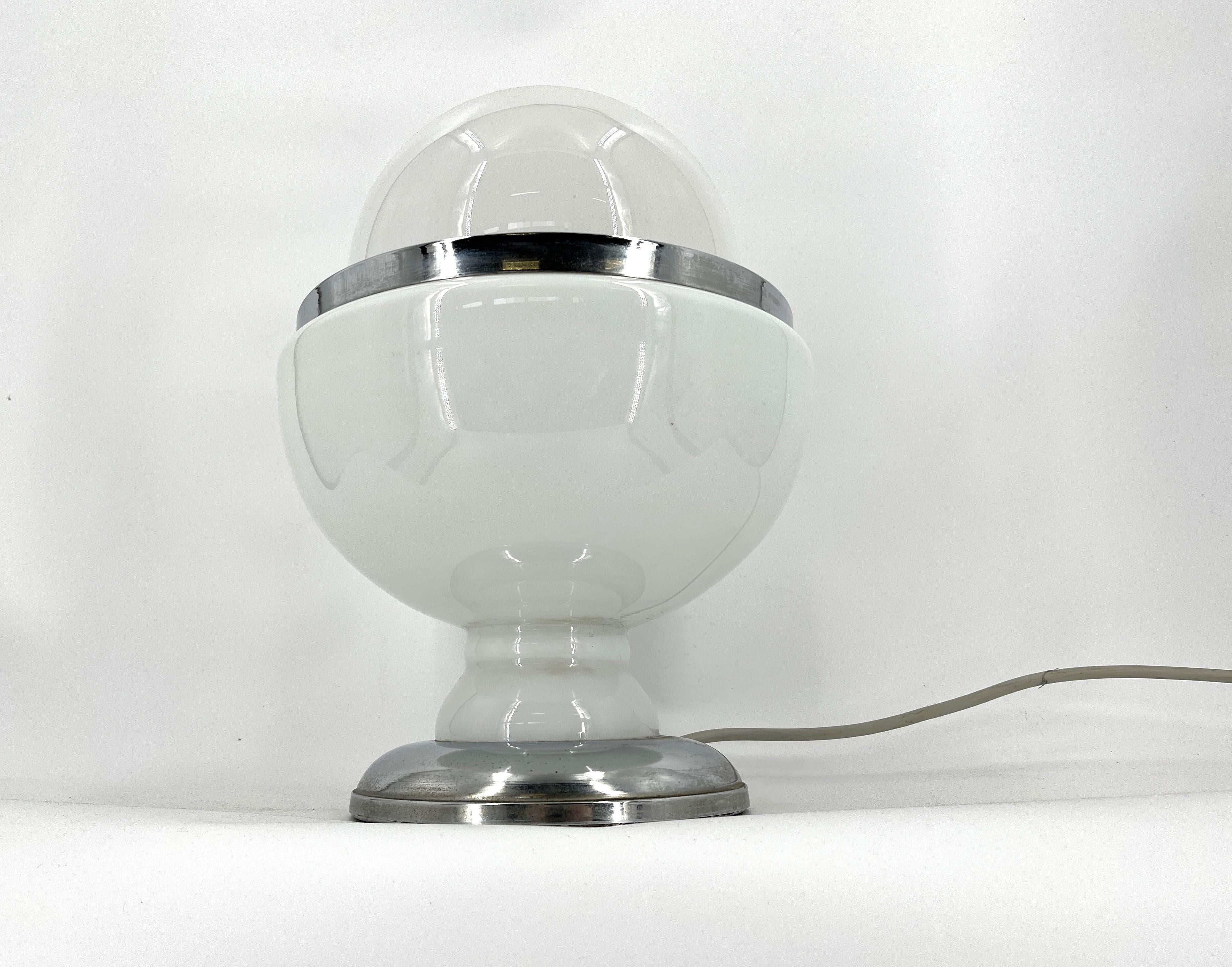 Lampe de table de l'ère spatiale par Mazzega, années 1960 en vente 1
