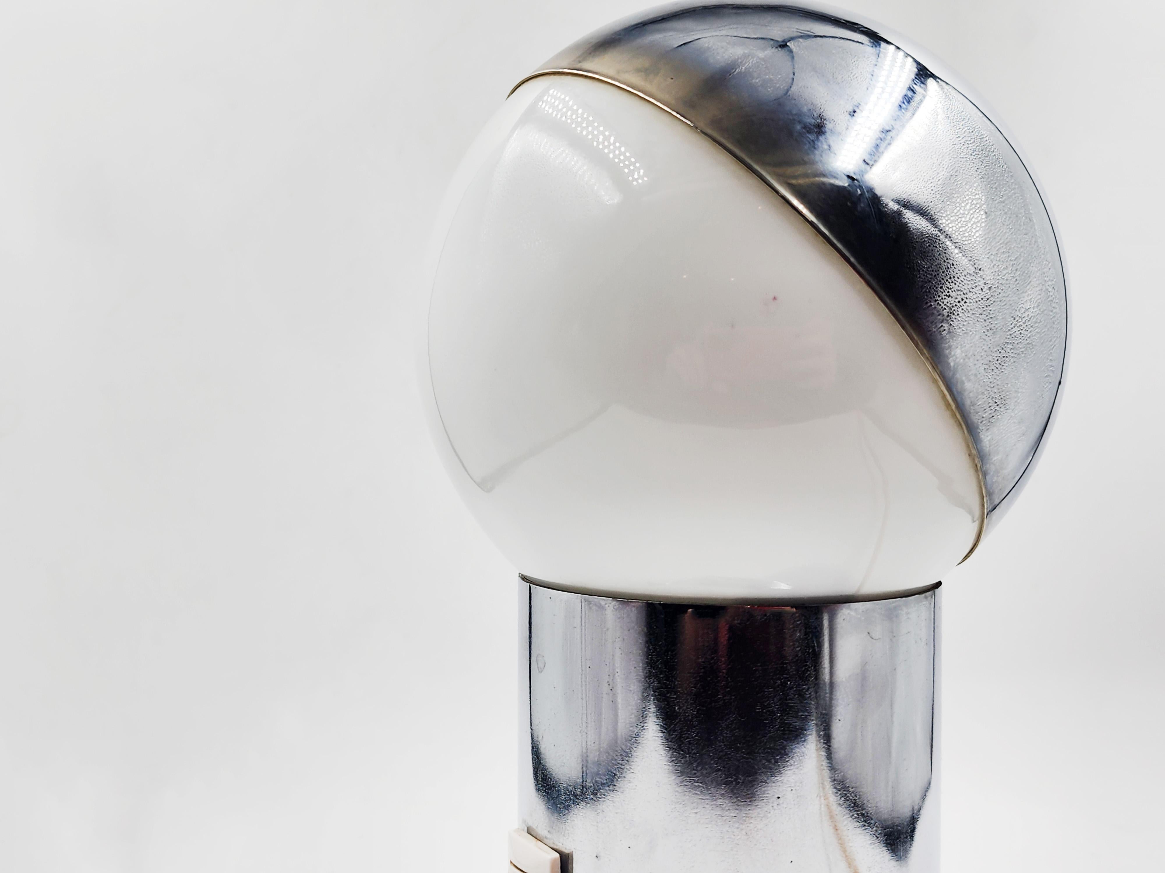 Ère spatiale Lampe de table de l'ère spatiale Motoko Ishii en vente