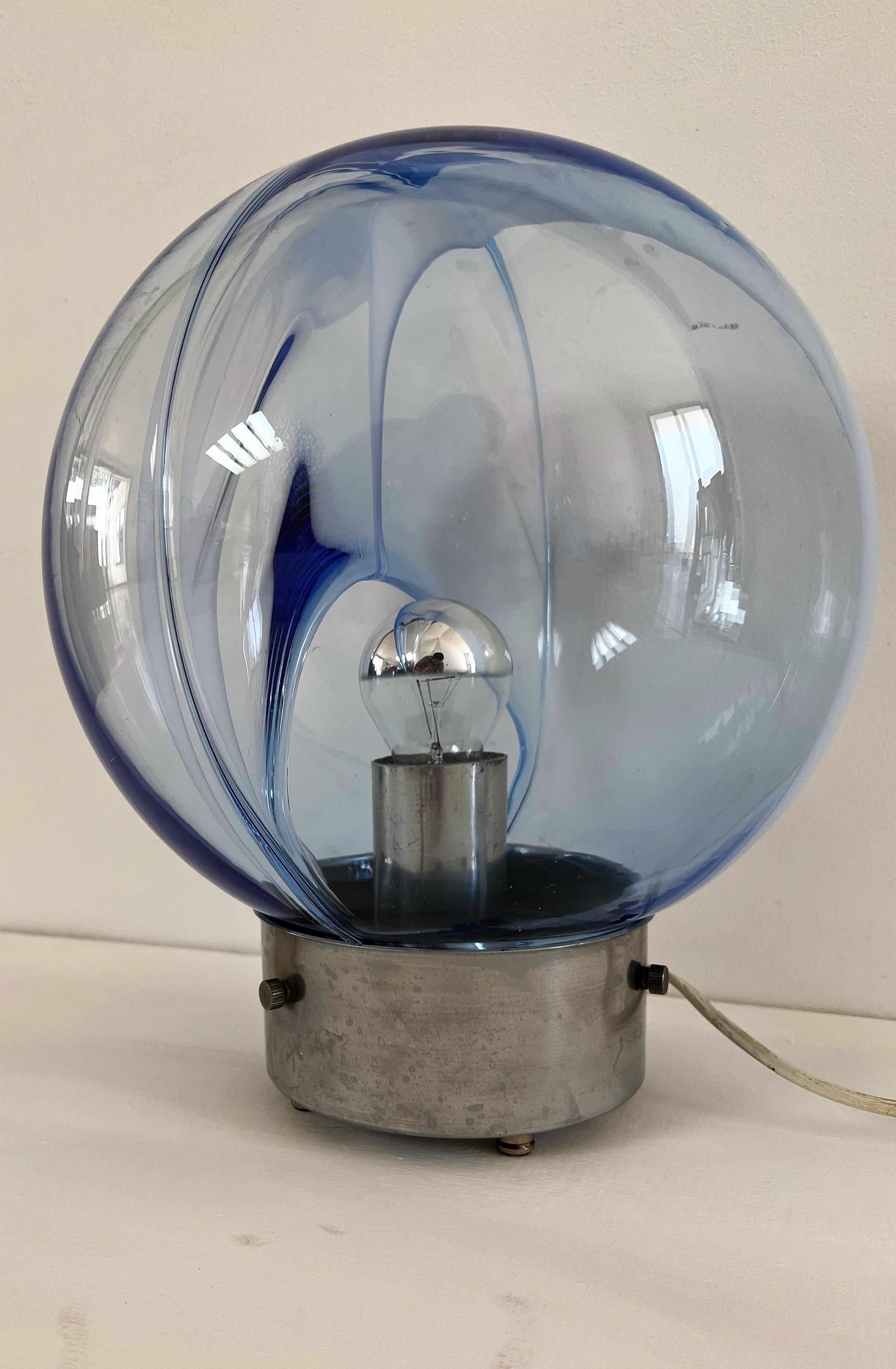 Mid-Century Modern Space Age Table Lamp by Toni Zuccheri for Venini, 1960 in Murano Glass For Sale