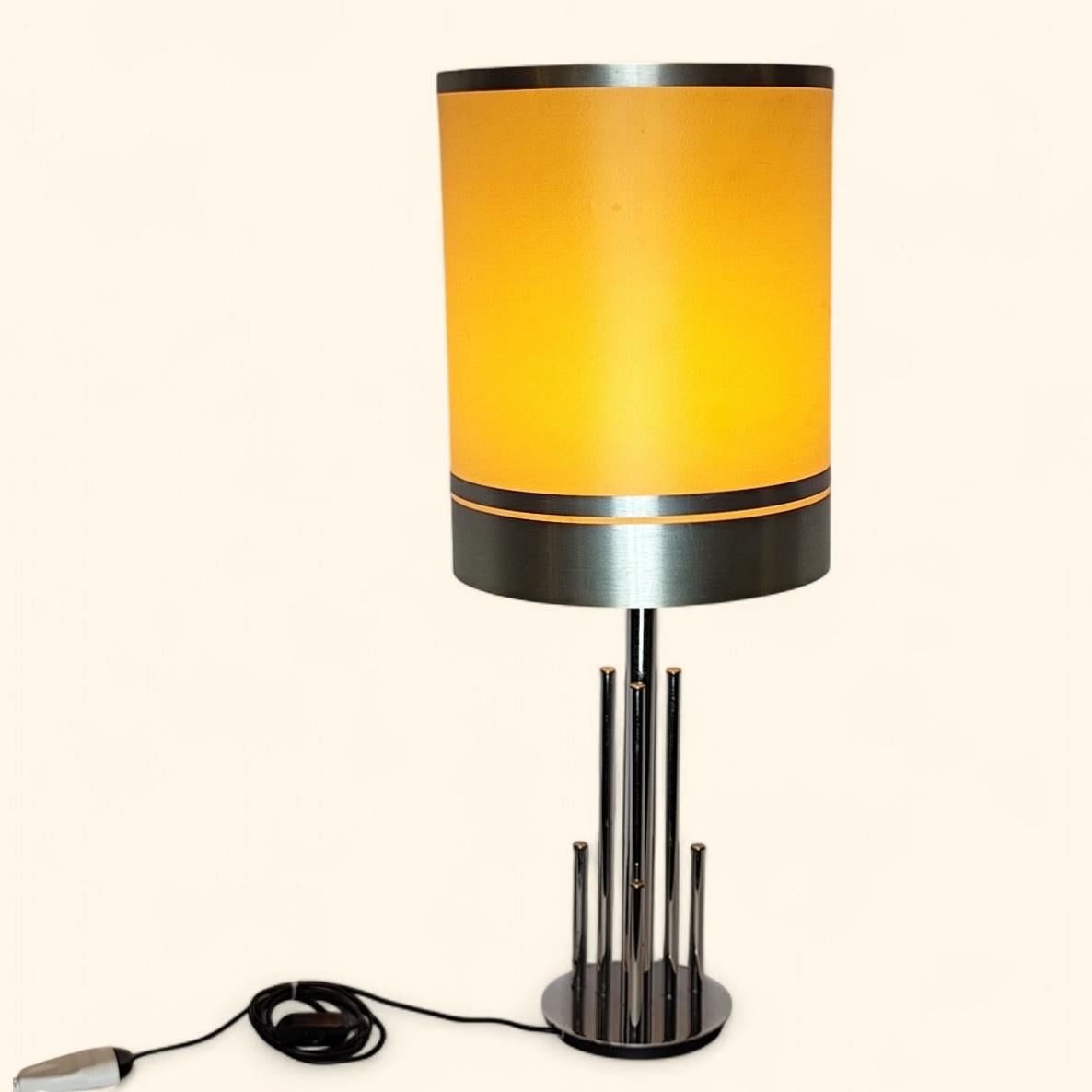 Space Age Table Lamp in Chromed Metal att. to Gaetano Sciolari (1927-1994) For Sale 4