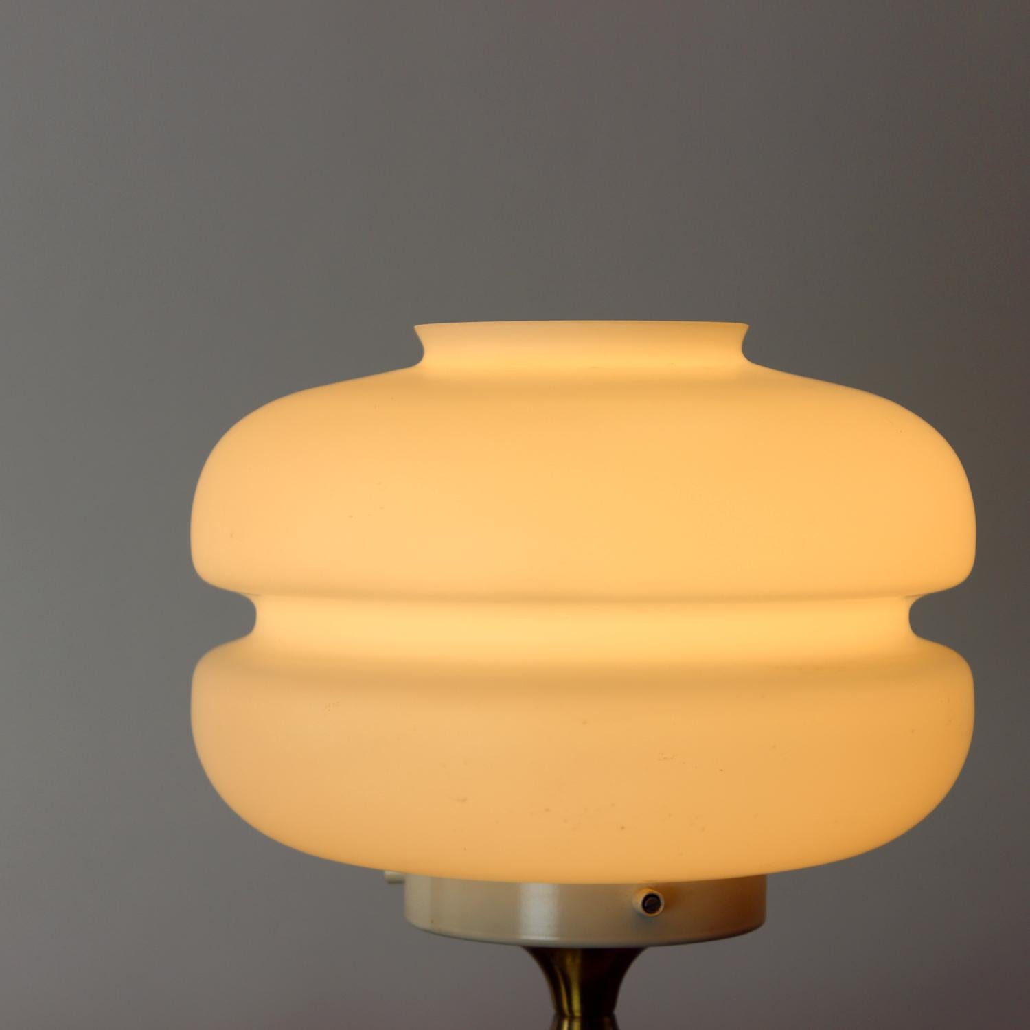 Space Age Table Lamp In Metal & Glass By Napako, Czechoslovakia 1970s (Ende des 20. Jahrhunderts) im Angebot