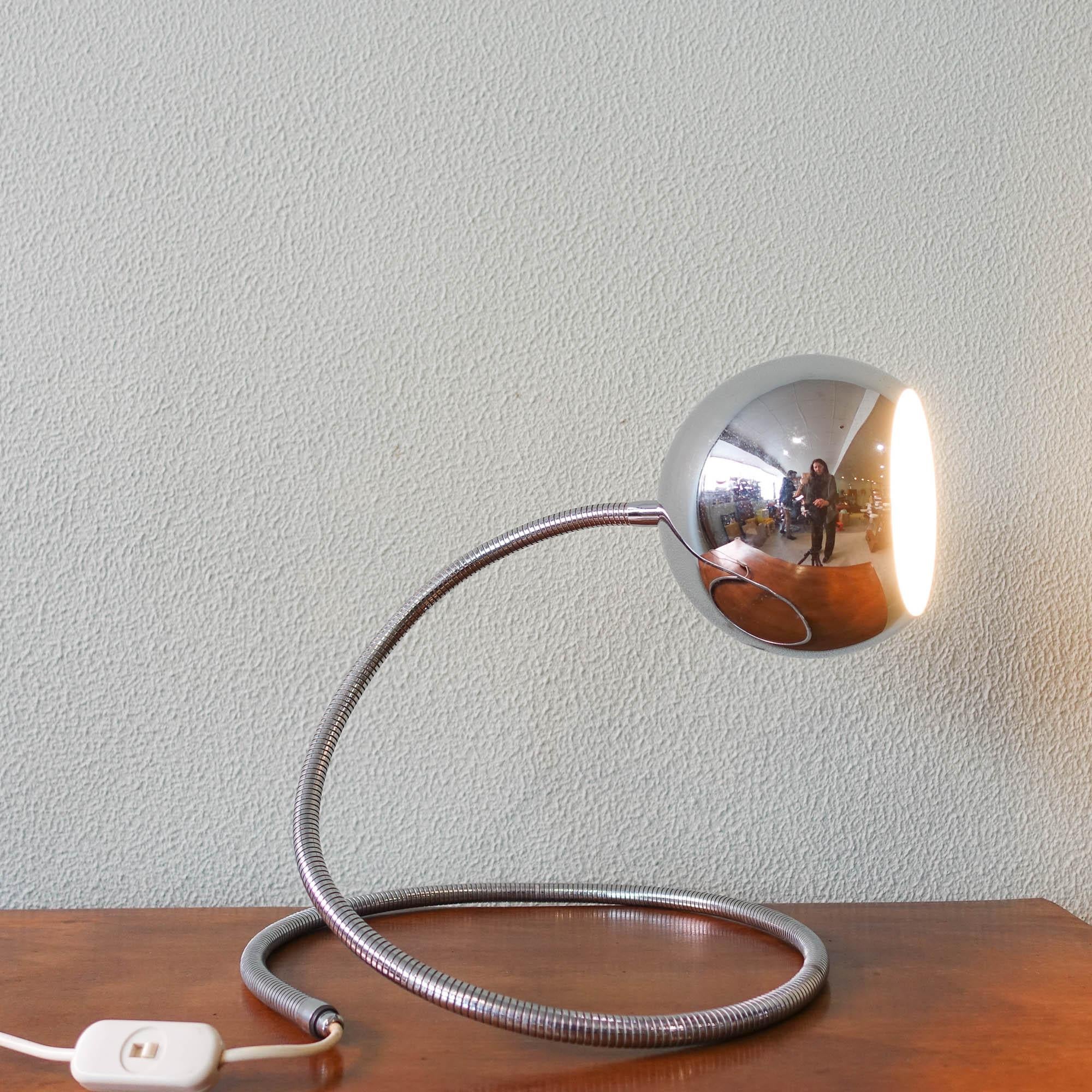 Lampe de bureau serpentine de l'ère spatiale de Goffredo Reggiani, chrome, Italie, années 1970 en vente 2