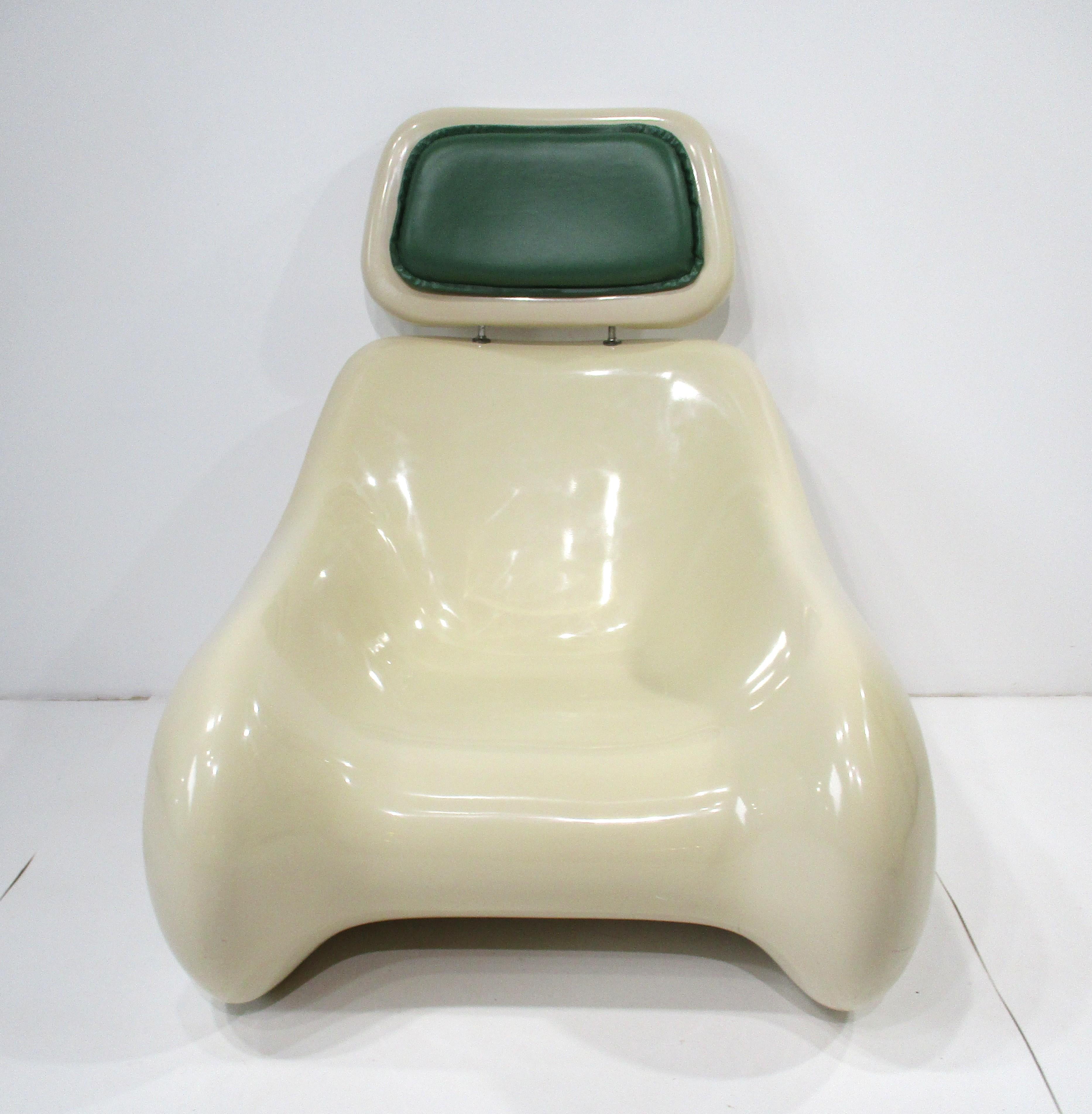 Joe Columbo styled Space Age Targa Lounge Chair w/ Ottoman In Good Condition For Sale In Cincinnati, OH
