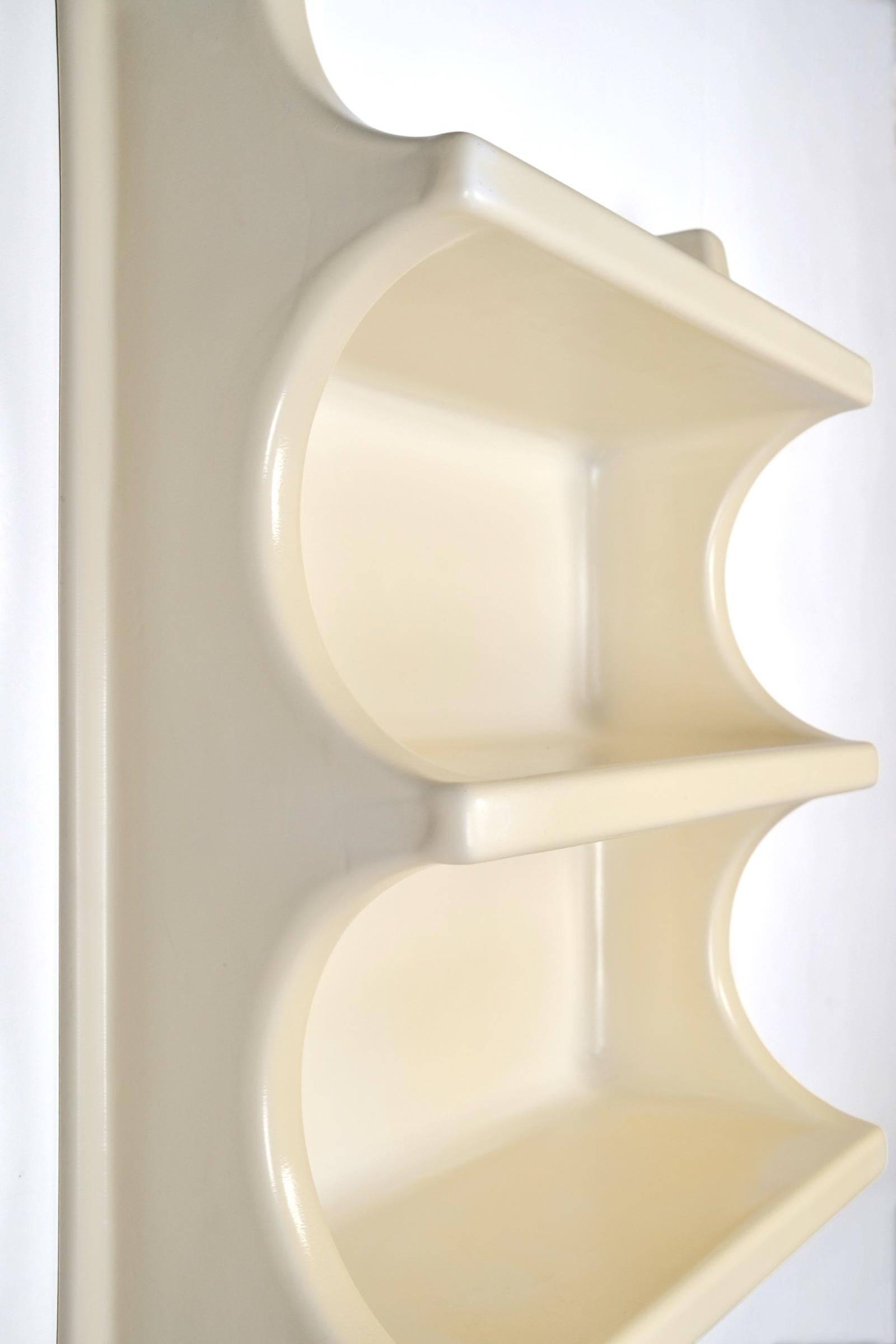 Mensole da parete in plastica termoformata A Space, Belgio, anni '70 in vendita 1