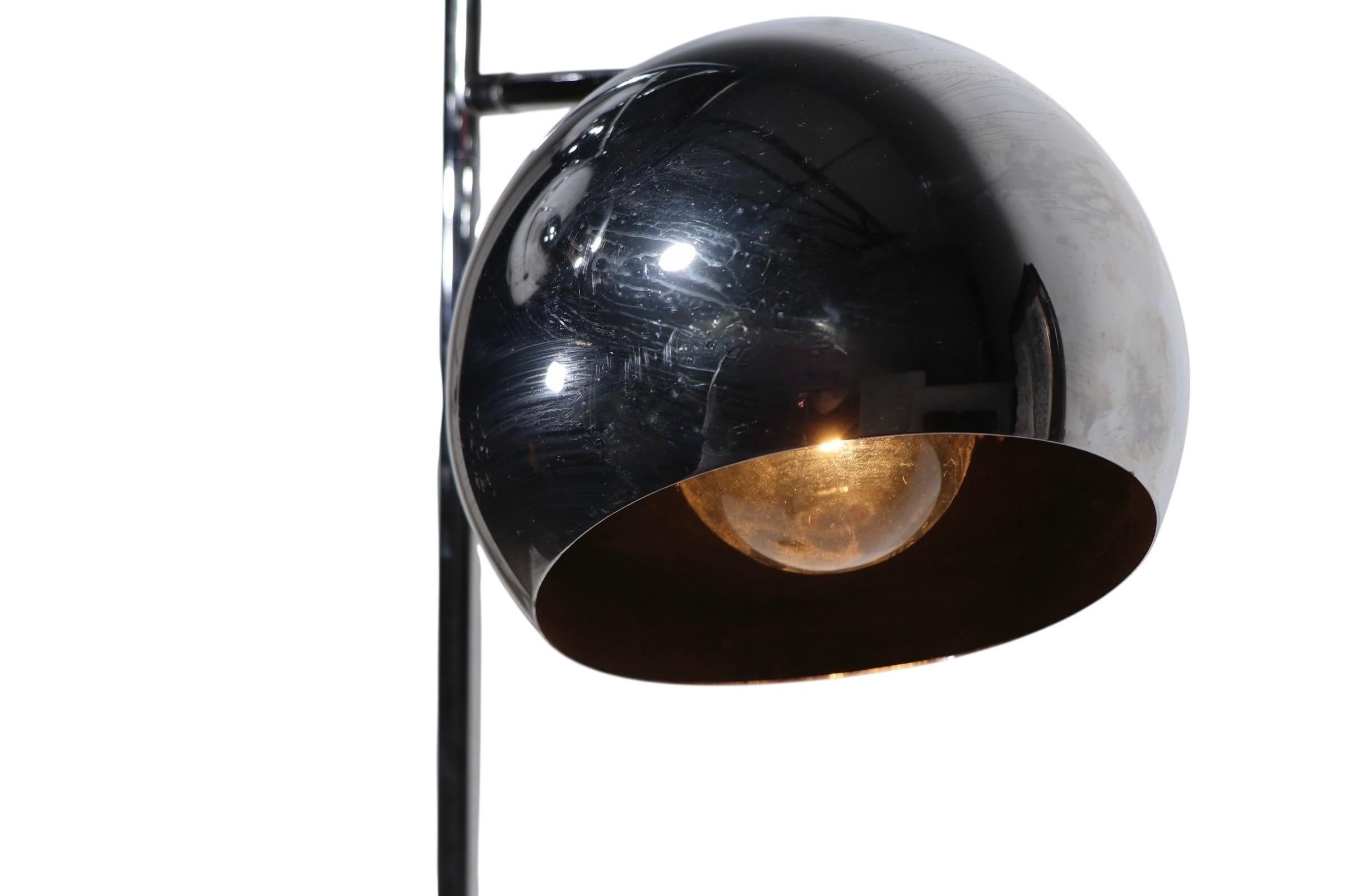 Space Age Three Light Chrome Ball Shade Stehleuchte von Koch & Lowy ca. 1970's im Angebot 5