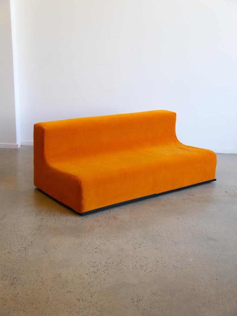 Ère spatiale Space Age Three Seater Orange Sofa en vente