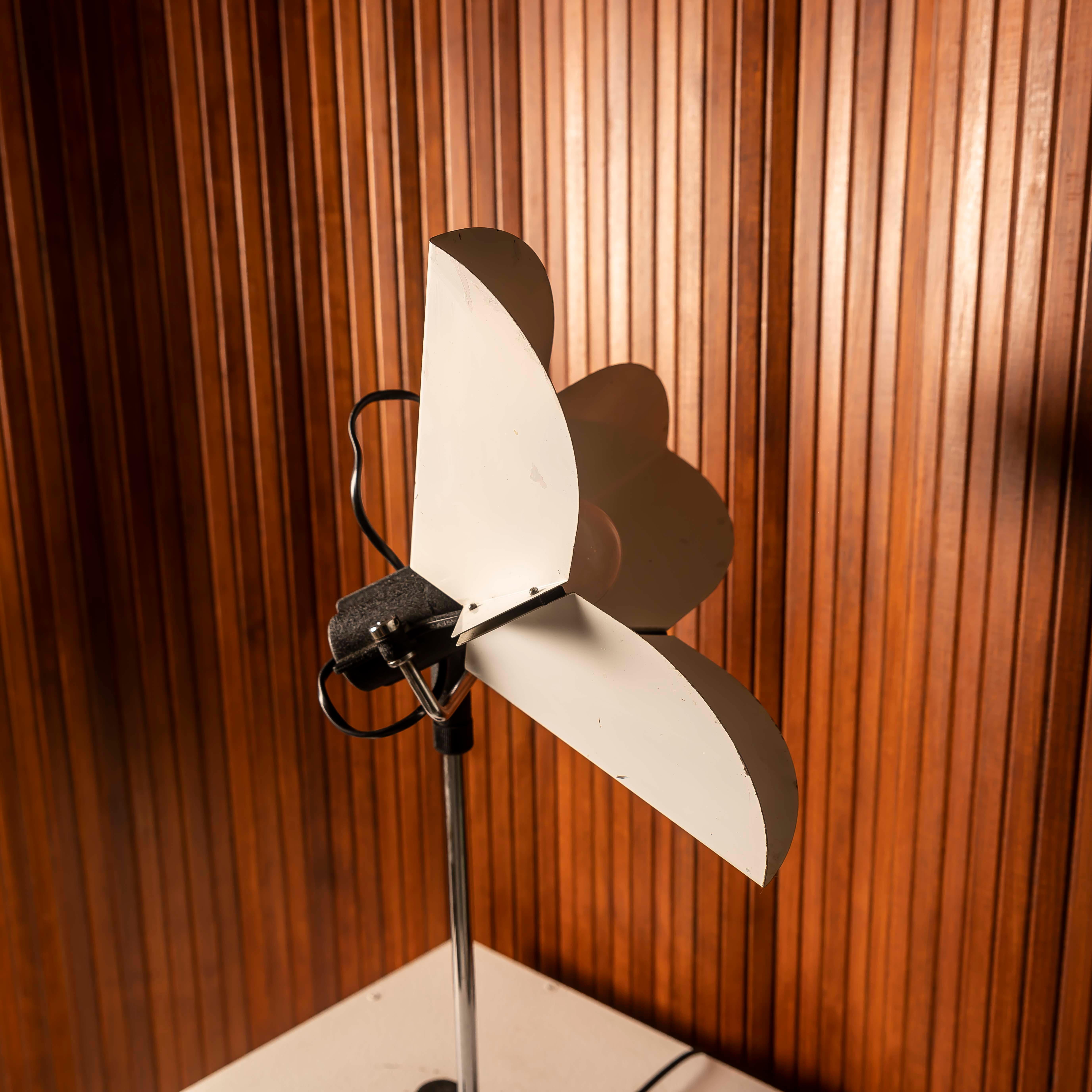 Late 20th Century Space Age Triedro table lamp by Joe Colombo for Stilnovo For Sale