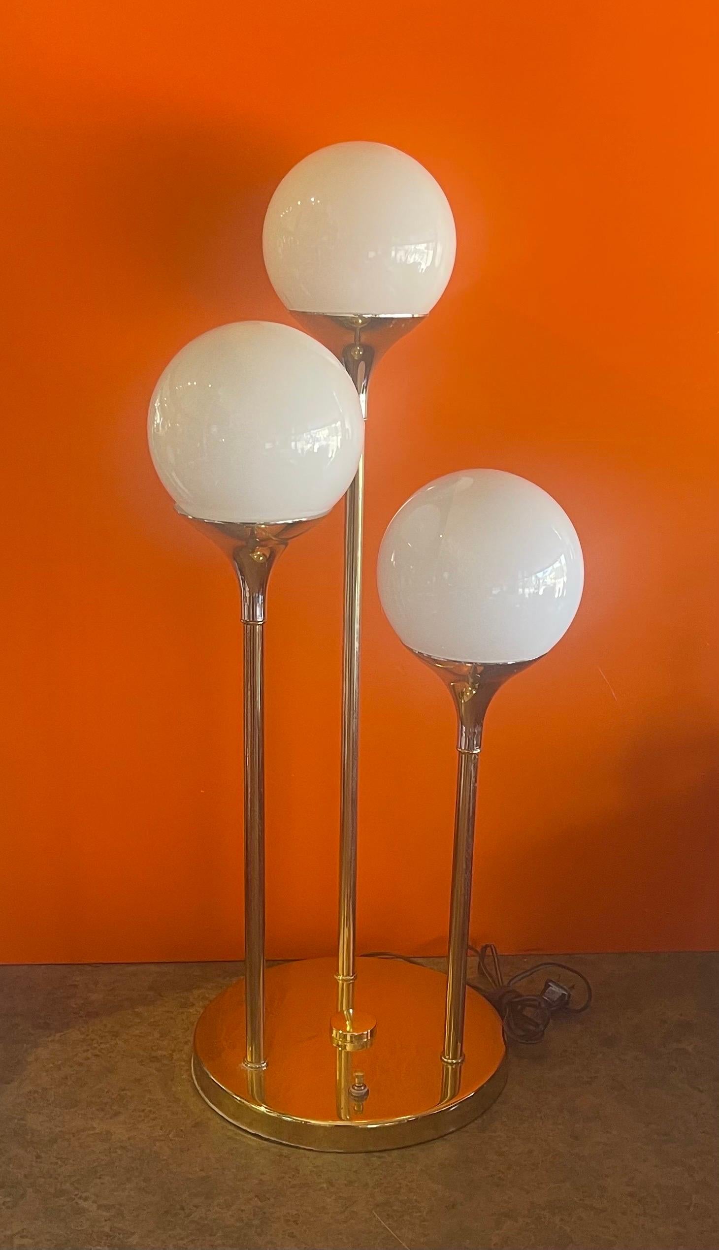 Space Age Triple Globe Table Lamp in Brass For Sale 3